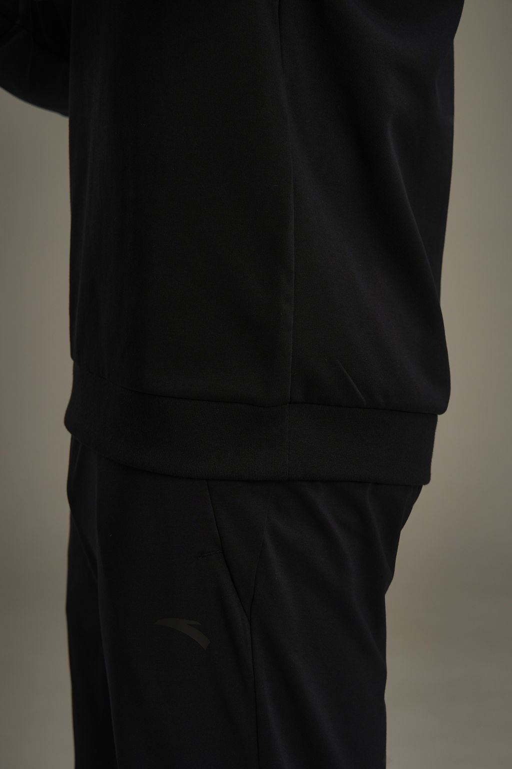 Свитшот Черный - Anta фото 8