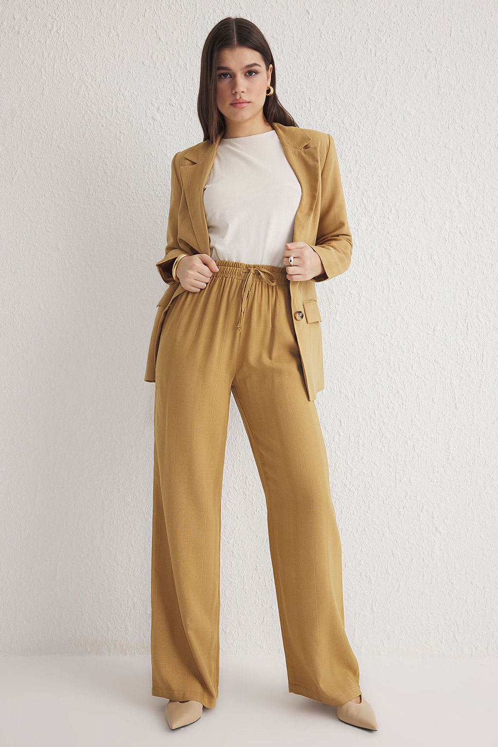 Camel Jakarl? Beli Lastikli Wide Leg/Genis Paca Dokuma Pantolon TWOSS25PL00039