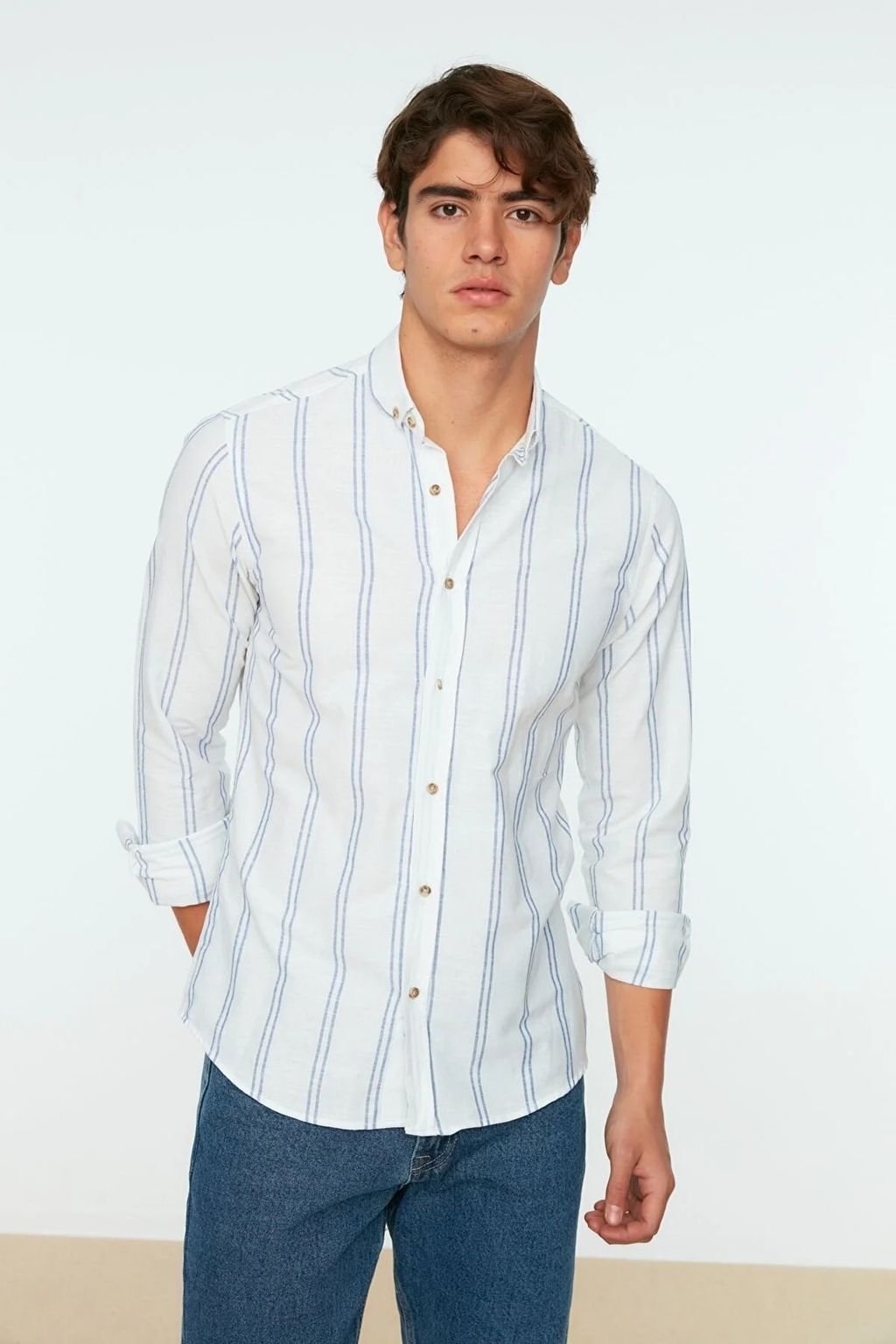 TRENDYOL MAN Beyaz Slim Fit Dugmeli Yaka Ince Cizgili Gomlek TMNSS20GO0092 - Trendyolmilla фото 3