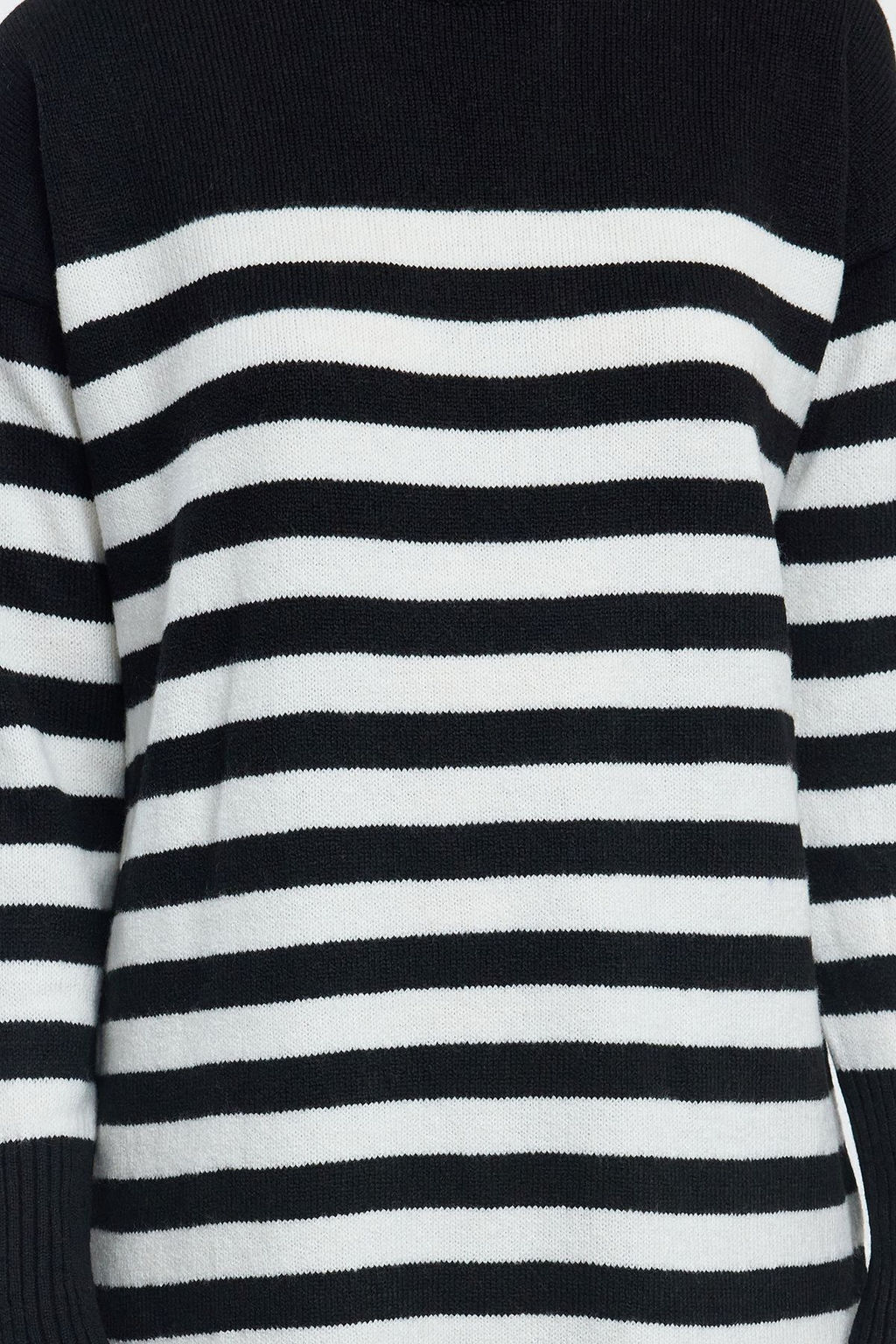 Siyah Cizgili Maxi Triko Yumusak Dokulu Elbise TWOAW25EL00080