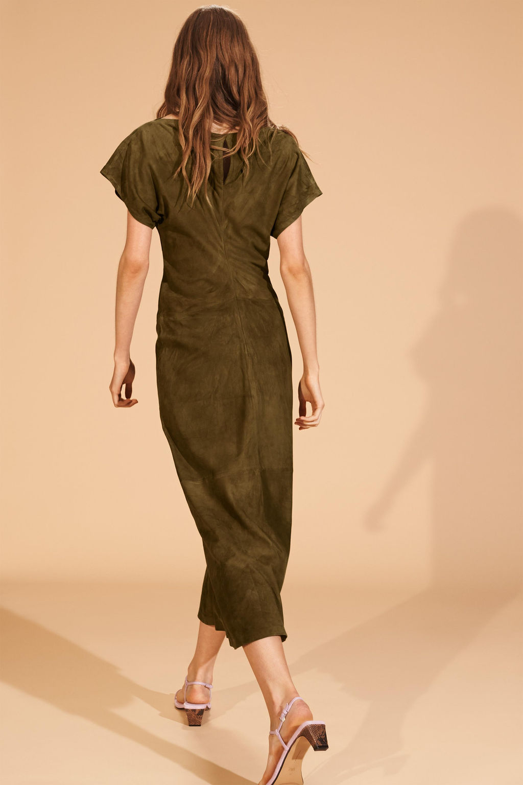 LIMITED EDITION DRAPED SUEDE LEATHER DRESS - Zara фото 5