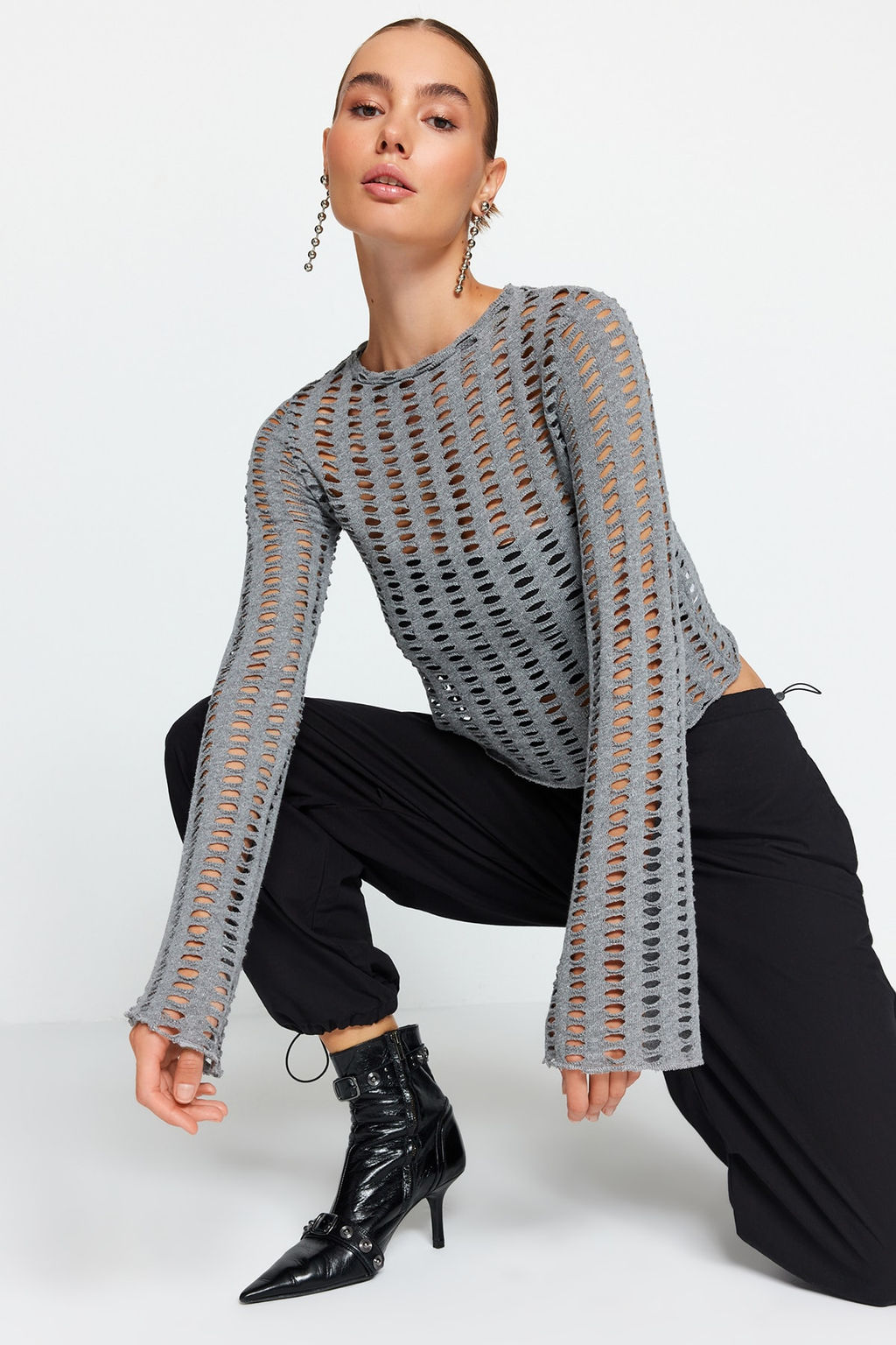 Trendyolmilla Gri Fileli Ispanyol Kol Slim Fit Crop Bisiklet Yaka Orme Bluz TWOAW24BZ00279 фото 3