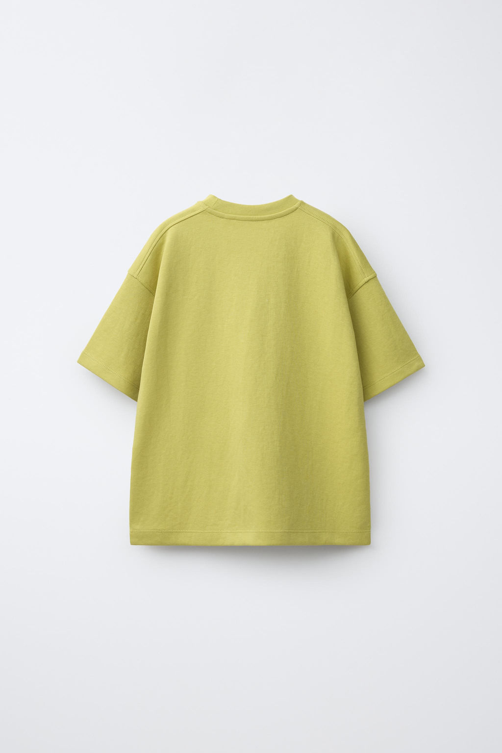 CONJUNTO CAMISETA Y BERMUDA INTERLOCK / Pistacho