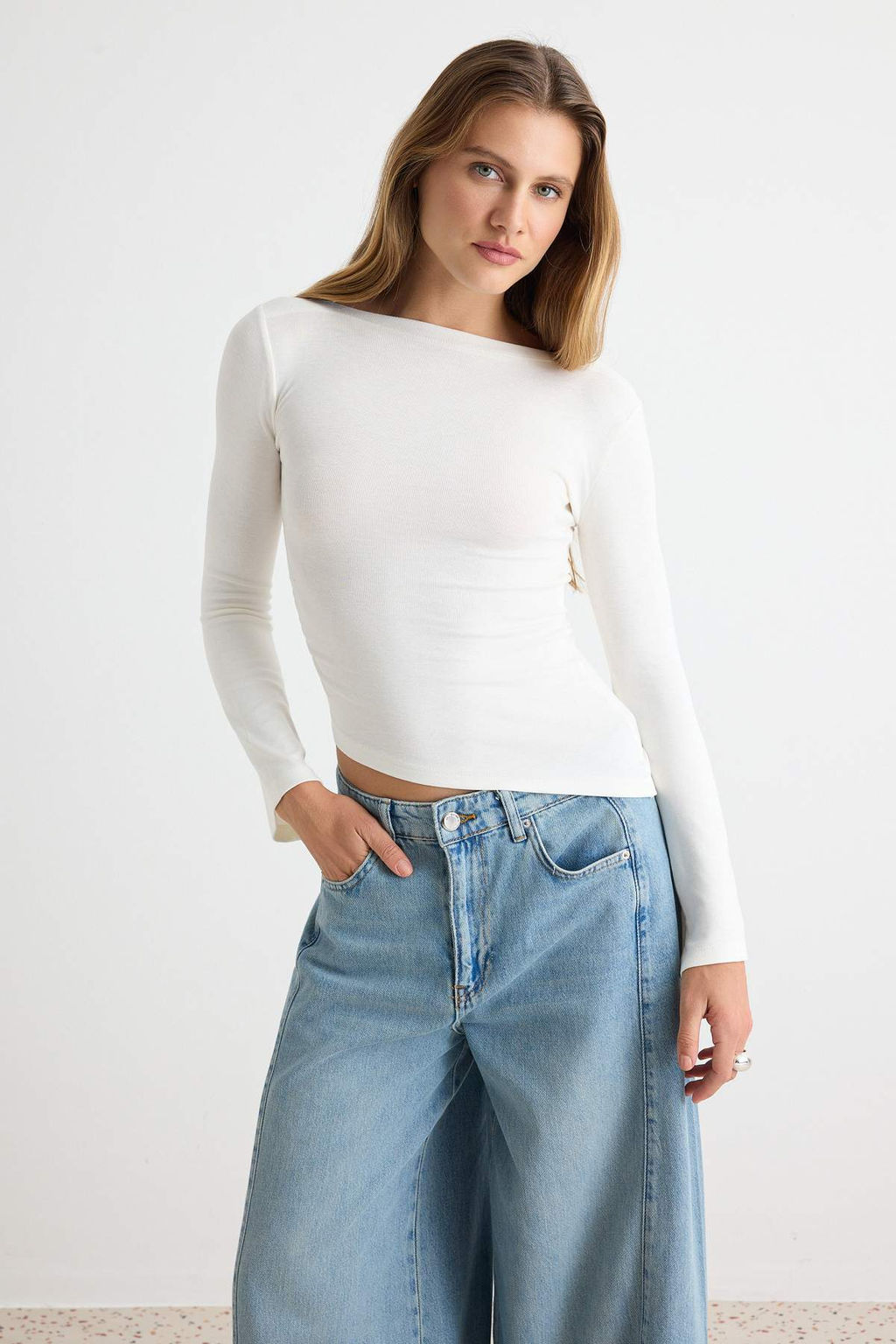 Siyah-Ekru 2li D_z Fitted/V_cuda Oturan Kay_k Yaka Uzun Asimetrik Yumu_ak _rme Bluz TWOAW27BZ00062