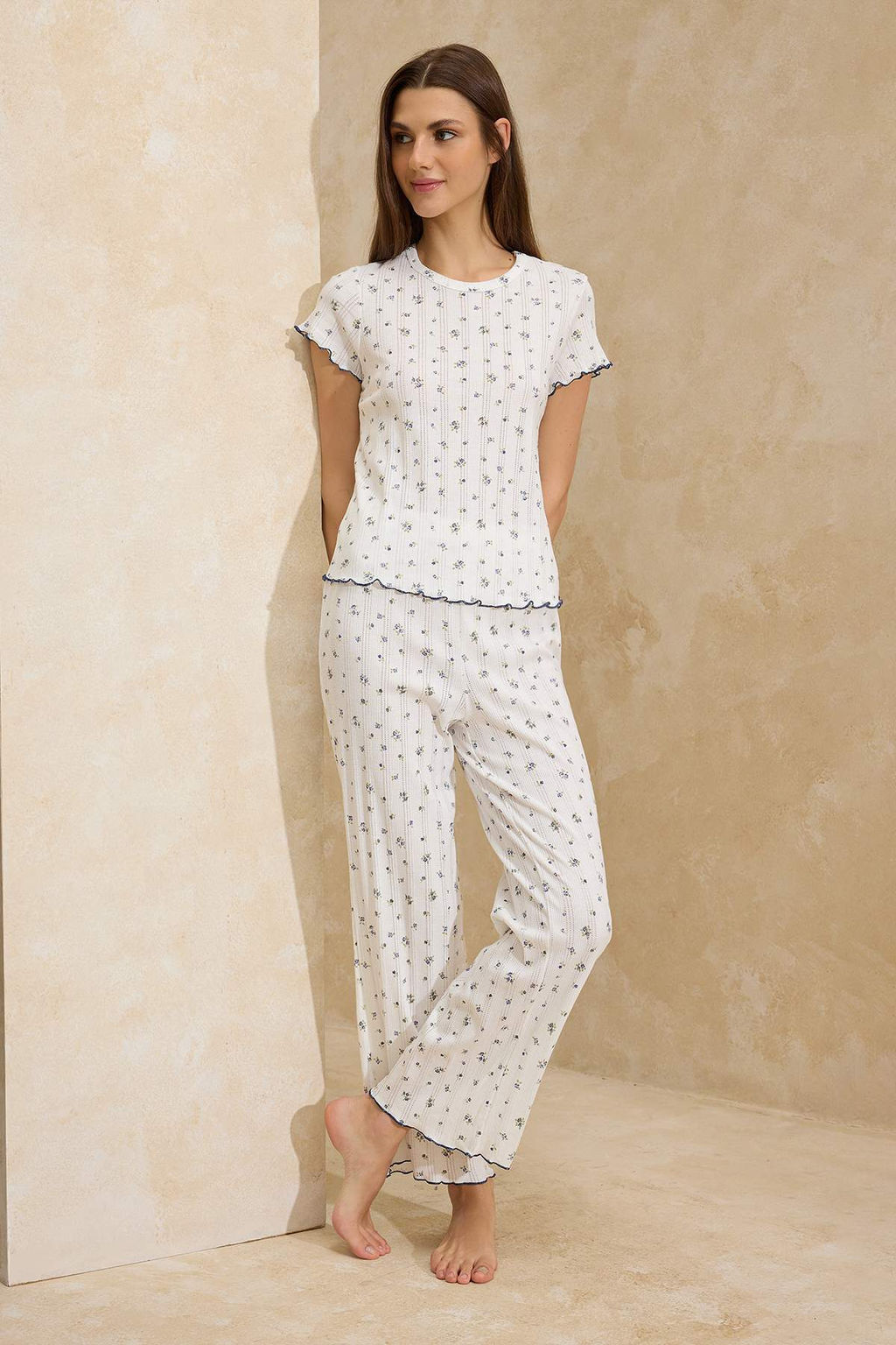 Beyaz %100 Pamuklu Cicekli Baby Overloklu Fitilli/Pointel Orme Pijama Tak?m? THMSS26PT00012 - Trendyolmilla фото 2