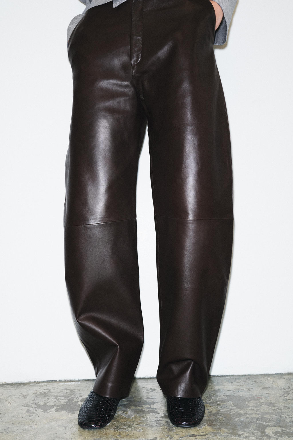 100% LEATHER BALLOON TROUSERS ZW COLLECTION - Zara фото 9