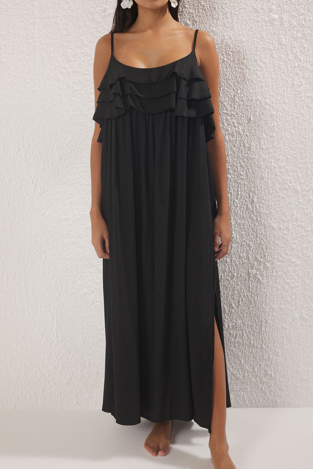 Trendyolmilla Siyah Dokuma Midi Volanl? Plaj Elbisesi TBESS25EL00132 фото 3