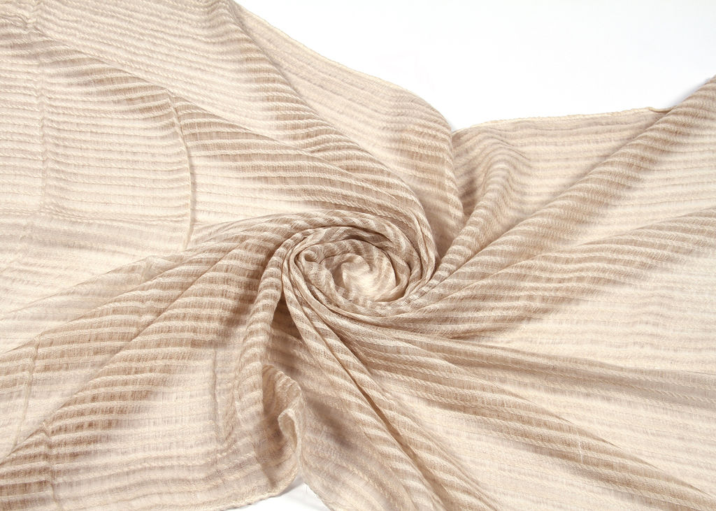 Большой, красивый двусторонний палантин с необычной выработкой по всему полотну изделия - Tantino фото 6