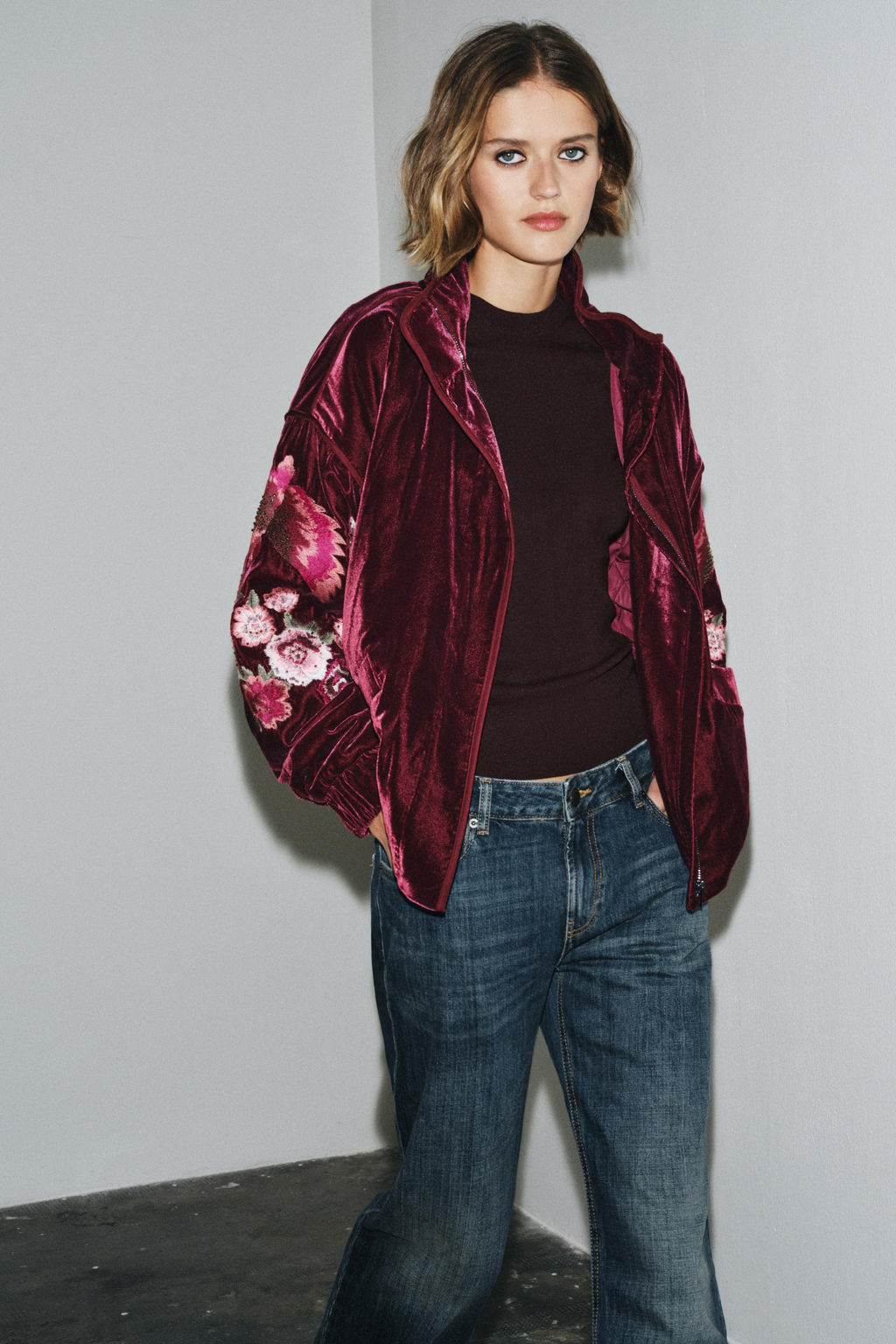 EMBROIDERED VELVET PUFFER JACKET - Zara фото 4