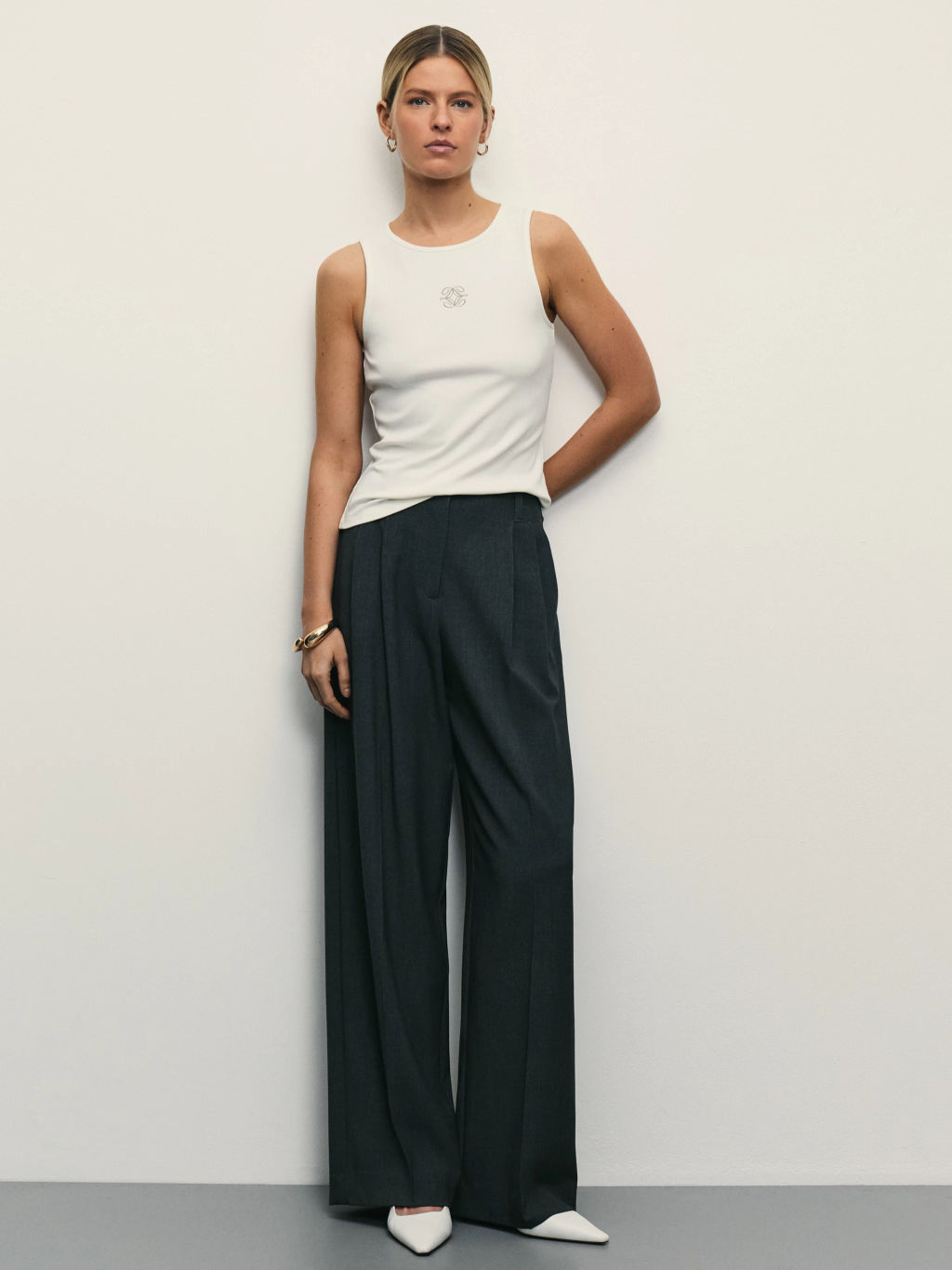 Майка облегающего кроя с вышивкой / Zarina  фото 2