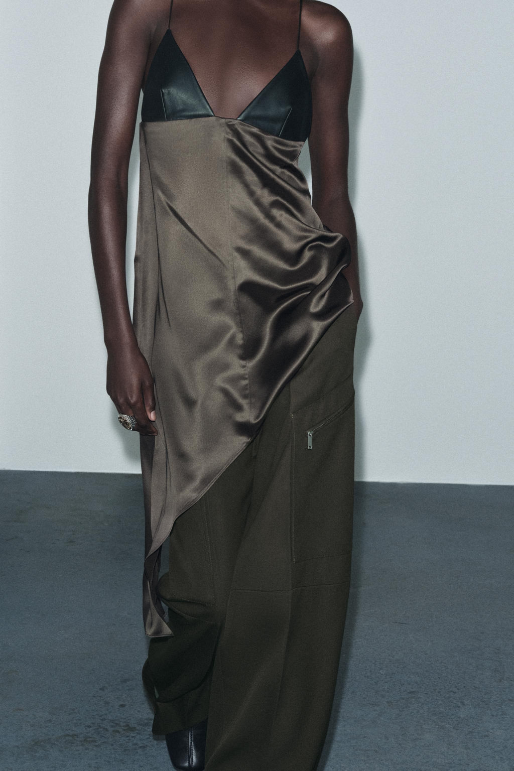 ASYMMETRIC CONTRAST TOP ZW COLLECTION - Zara фото 4