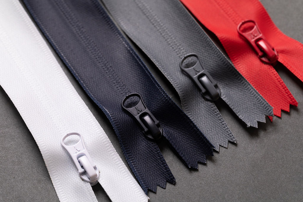 Молния Спираль декоративная GAMMA G103W с водонепроницаемым покрытием 70 см тип 3 10 шт разъёмная однозамковая