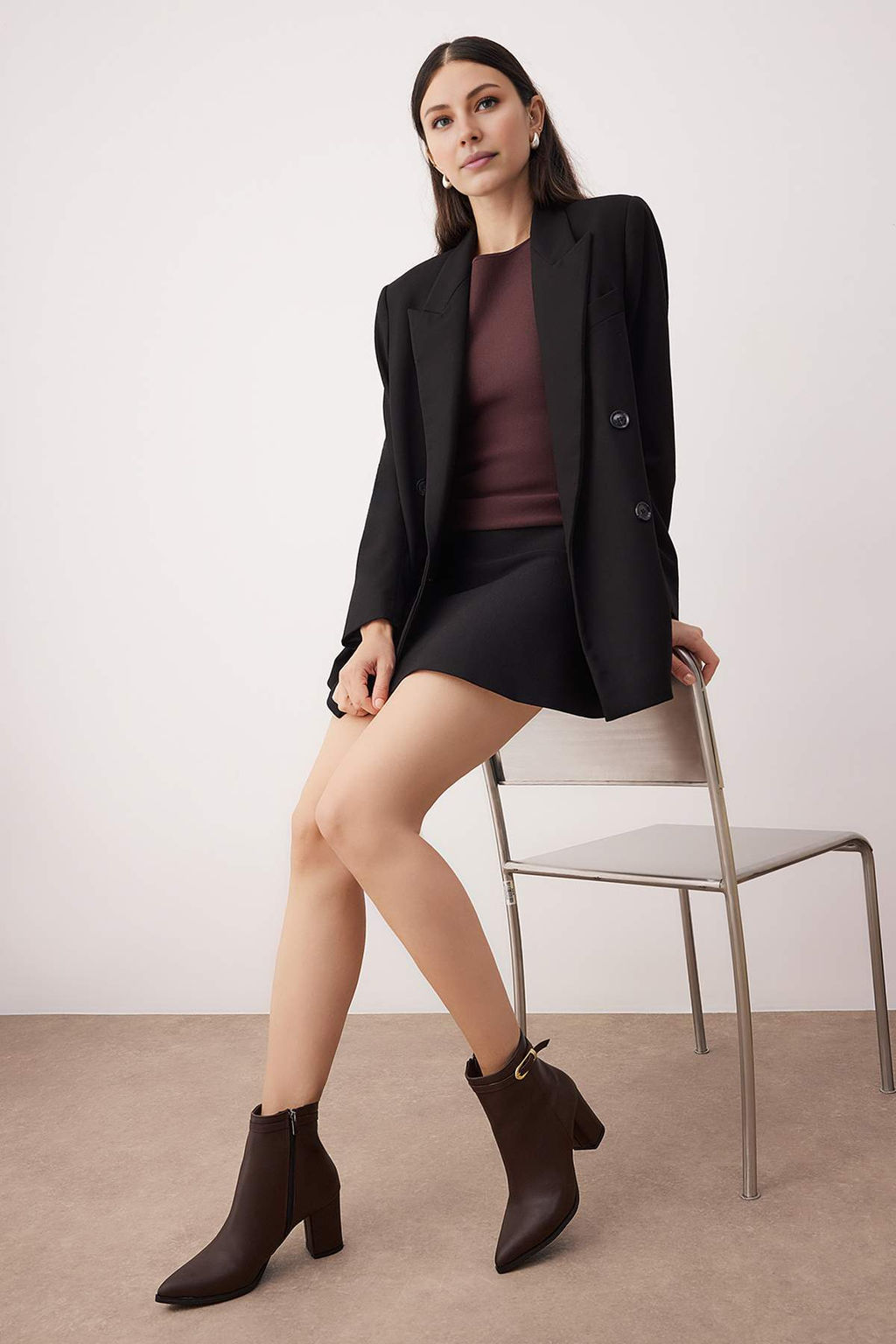 Kahverengi Toka Detayl? Sivri Burun Blok Topuklu Bilekte Kad?n Bot
TAKAW26BO00059