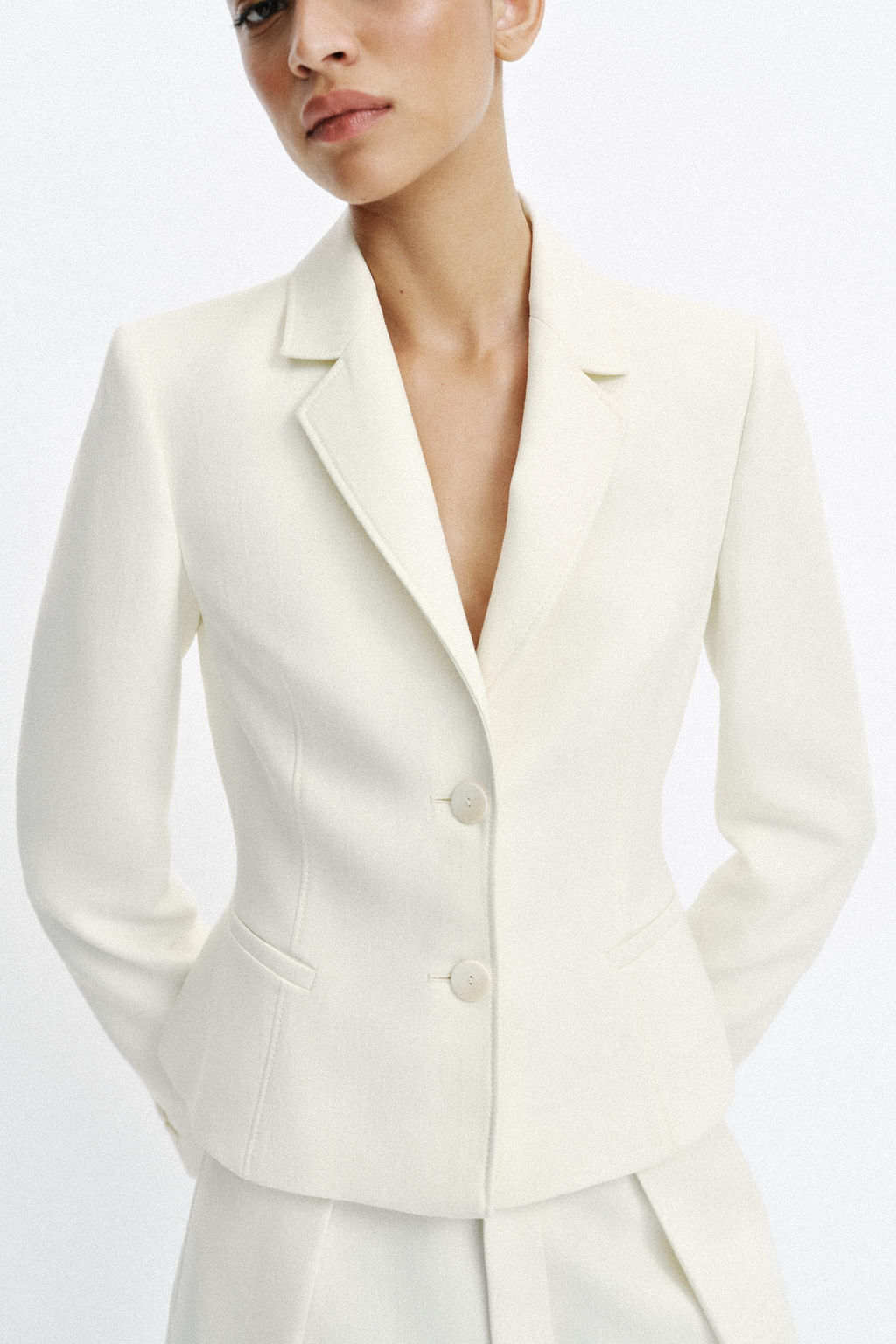 BLAZER ENTALLADA HOMBRERAS / Crudo - Zara фото 7