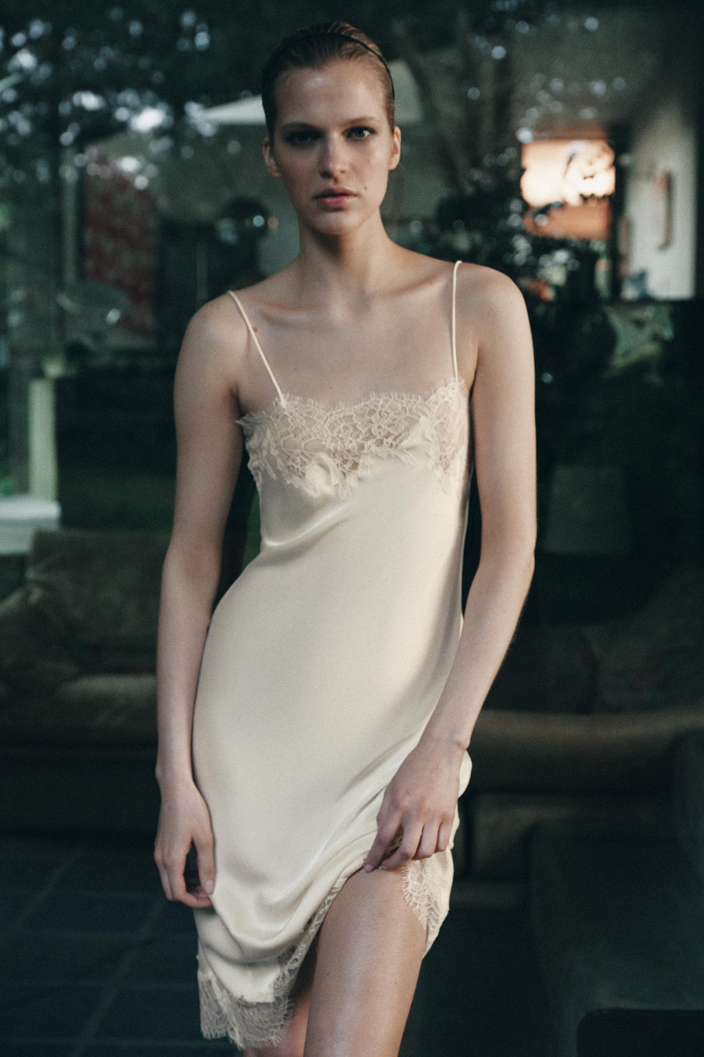 VESTIDO MIDI LENCERO ENCAJE / Crudo - Zara фото 2