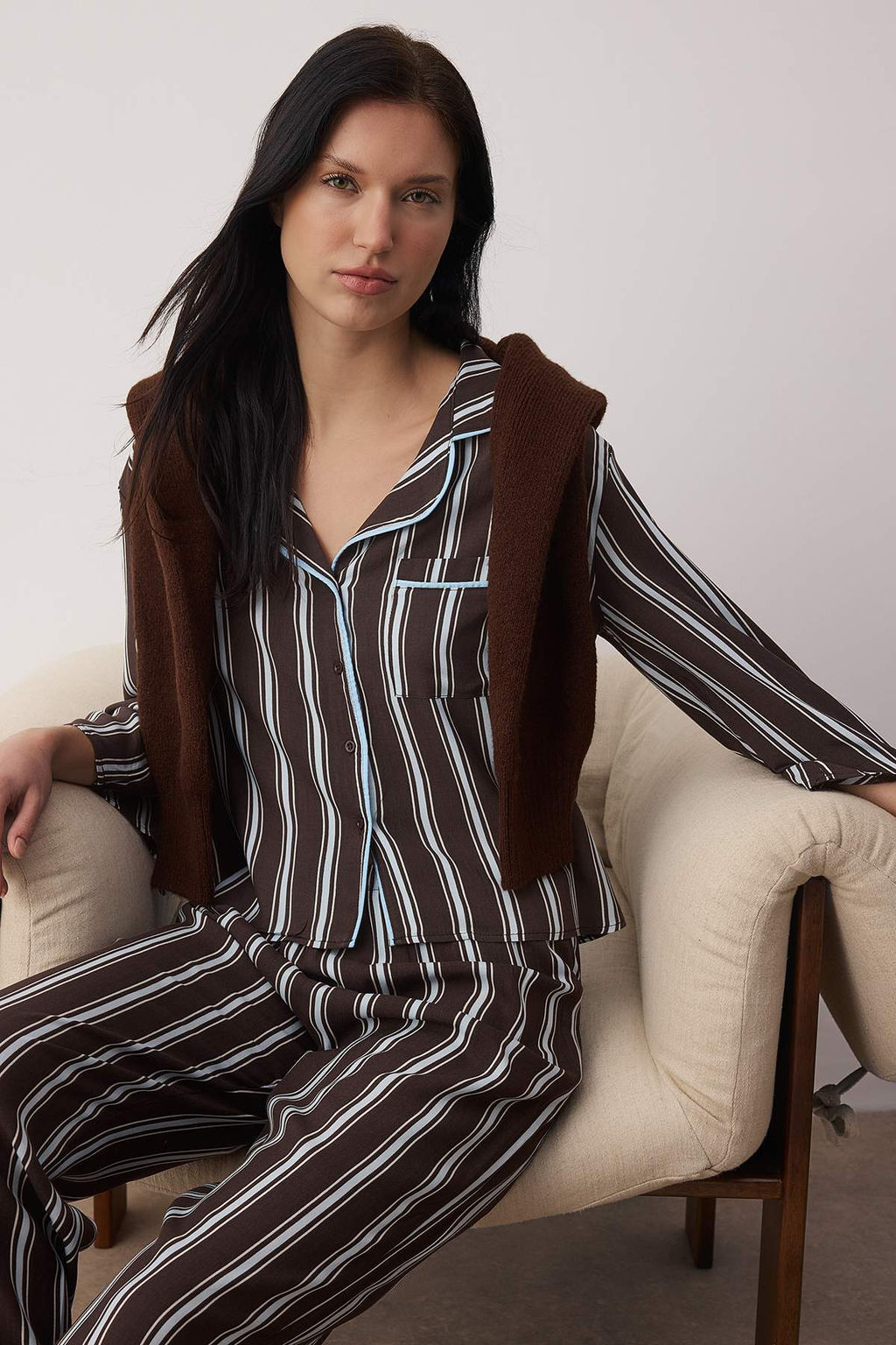 Kahverengi-Mavi Cizgili Biyeli Viskon Dokuma Pijama Tak?m? THMAW21PT0292