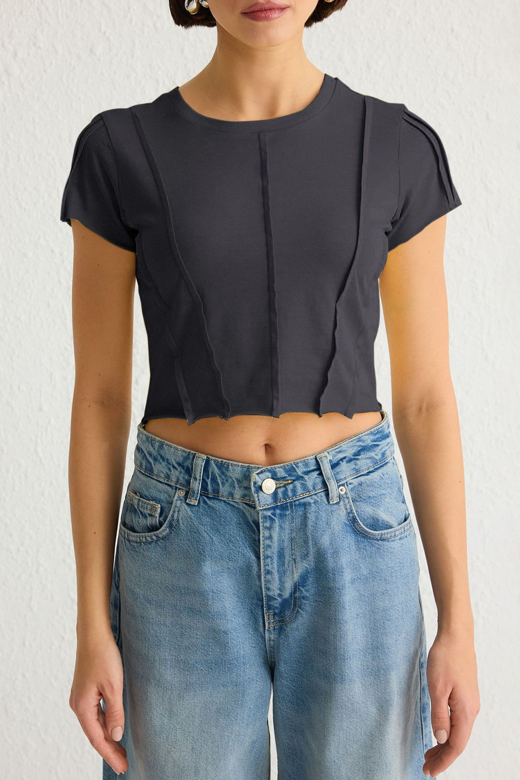 Antrasit Nervurlu Fitted/Vucuda Oturan Crop Orme T-Shirt TWOSS25TS00000