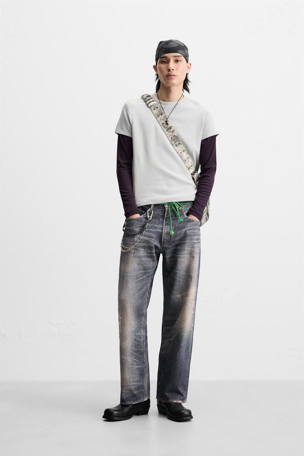 CHECK TEXTURED CROPPED FIT T-SHIRT