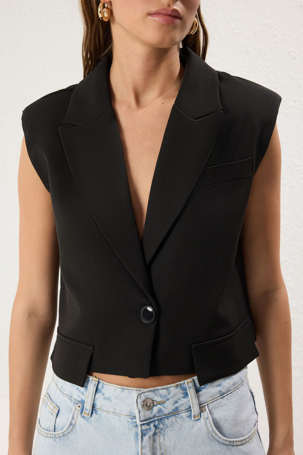 Trendyolmilla Beyaz Oversize Crop Cep Detayl? Dokuma Yelek TWOSS25YE00065  фото 3