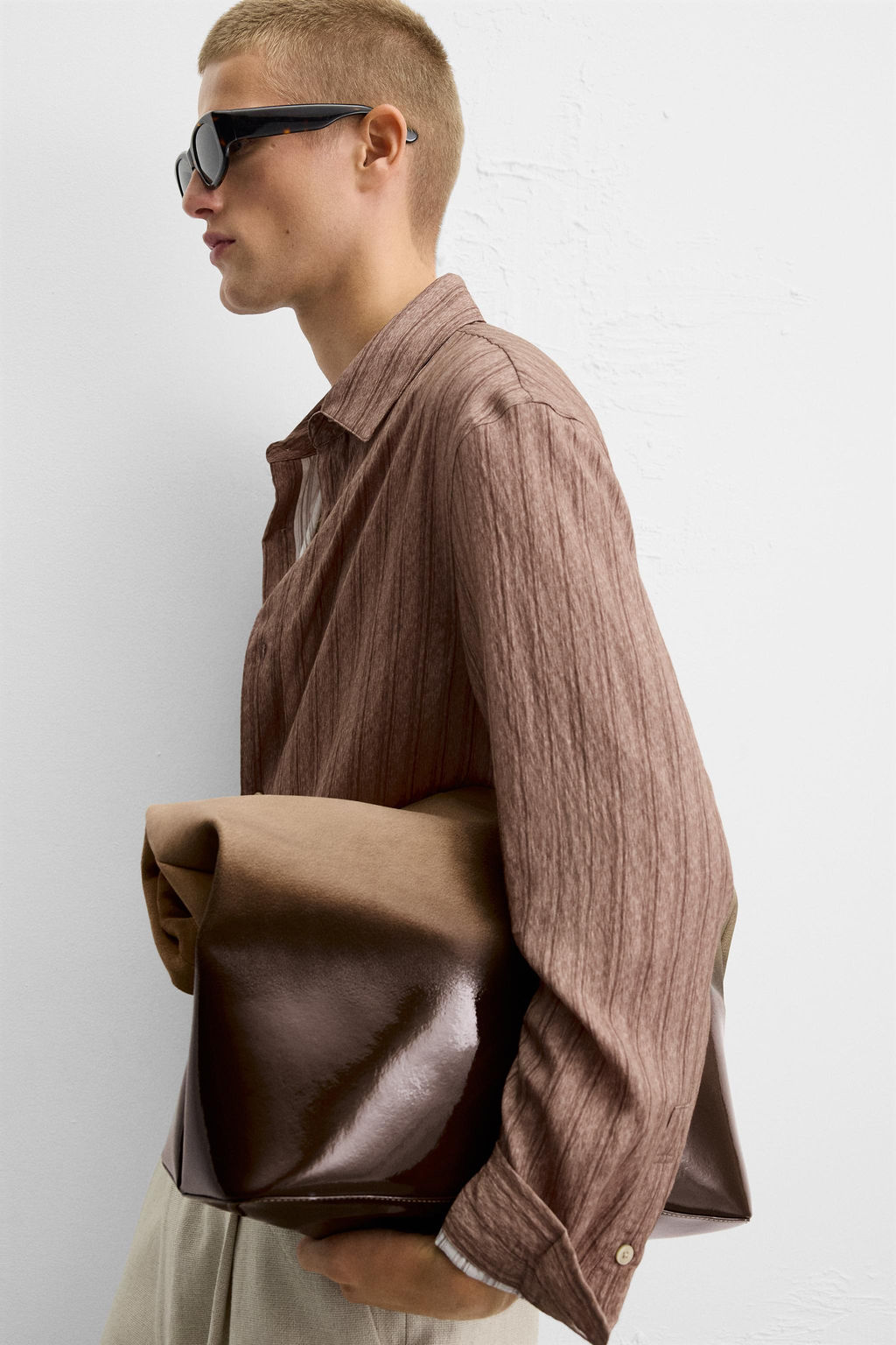 LACQUERED LEATHER SHOPPER BAG - Zara фото 2