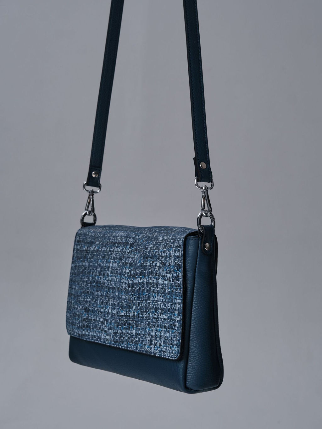 Сумка кожаная на плечо Deboro 30181 синяя волна