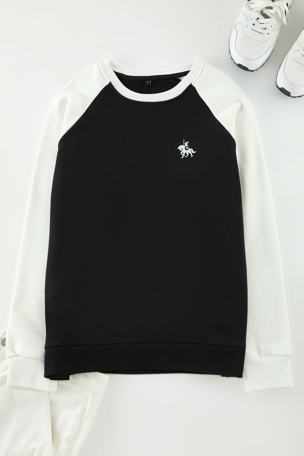 TRENDYOL MAN Siyah Oversize/Genis Kesim Reglan Kol Bask? Detayl? Renk Bloklu Sweatshirt TMNAW25SW00090 - Trendyolmilla фото 6
