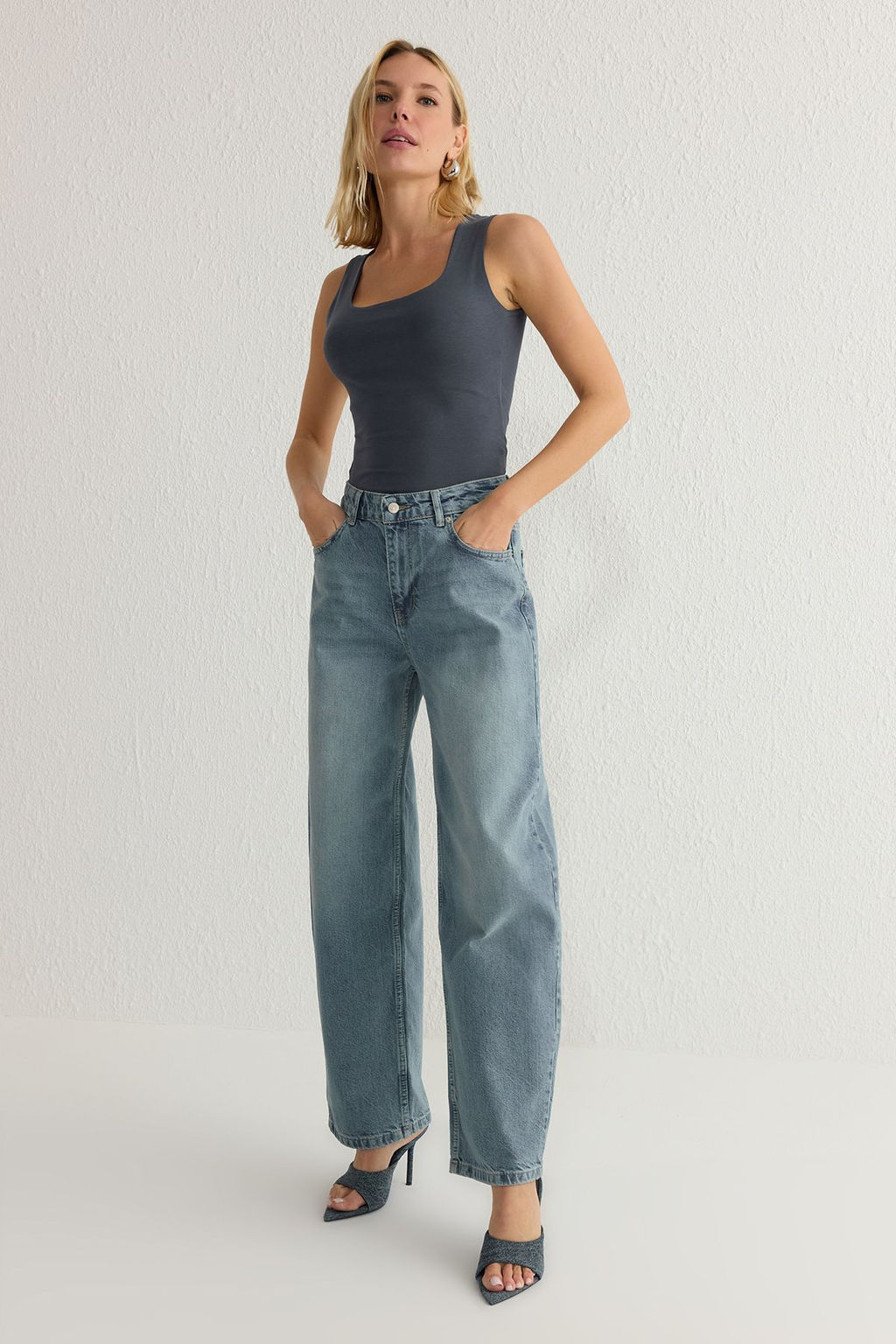 TRENDYOLMILLA Ekru Kare Yaka S?f?r Kol Pamuklu Esnek Fitted/Vucuda Oturan Orme Atlet TWOSS24AL00013 фото 2