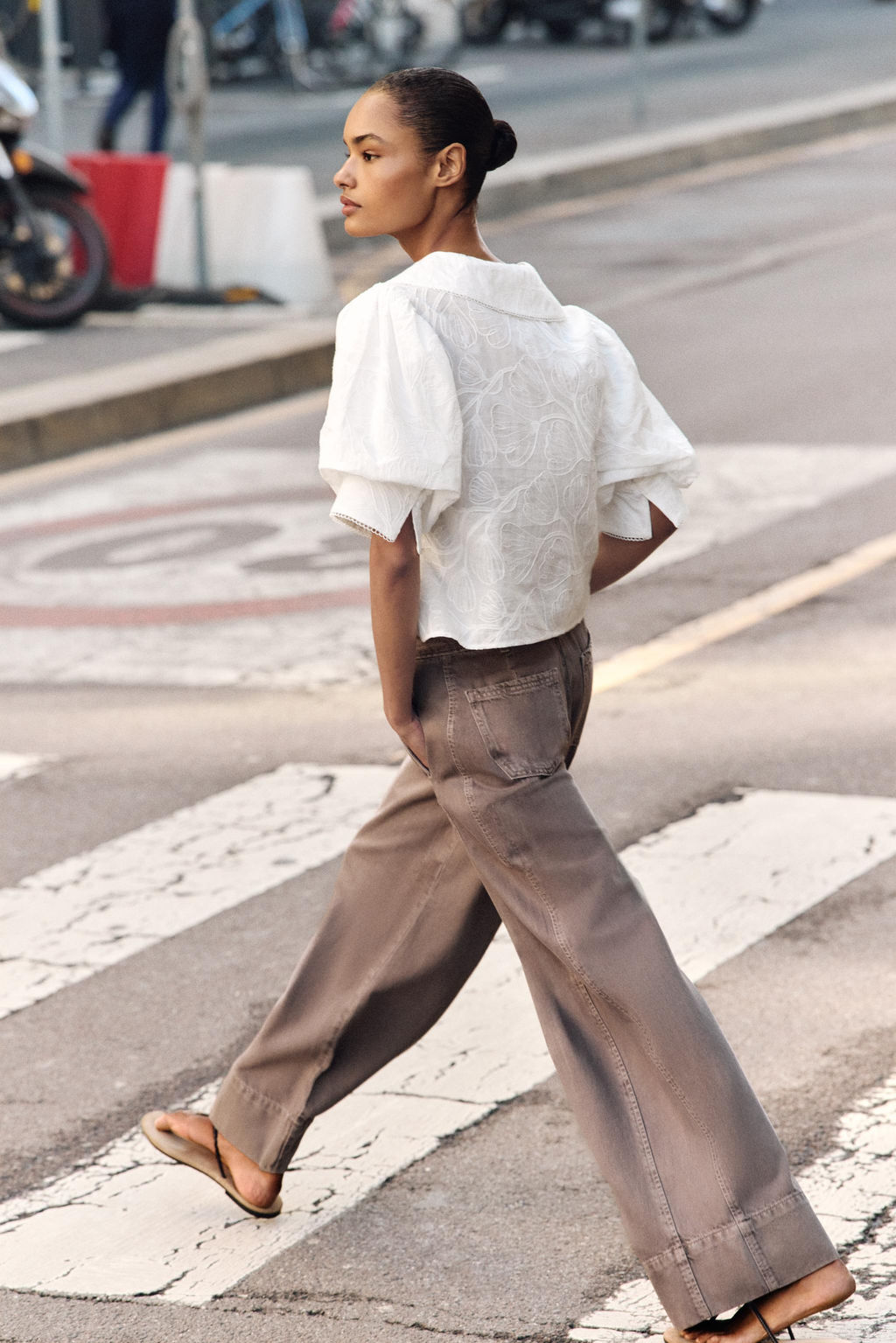 BLUSA CUELLO BOBO / Blanco - Zara фото 4