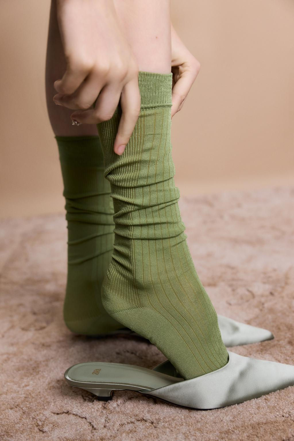 KNEE-HIGH PURL KNIT SOCKS