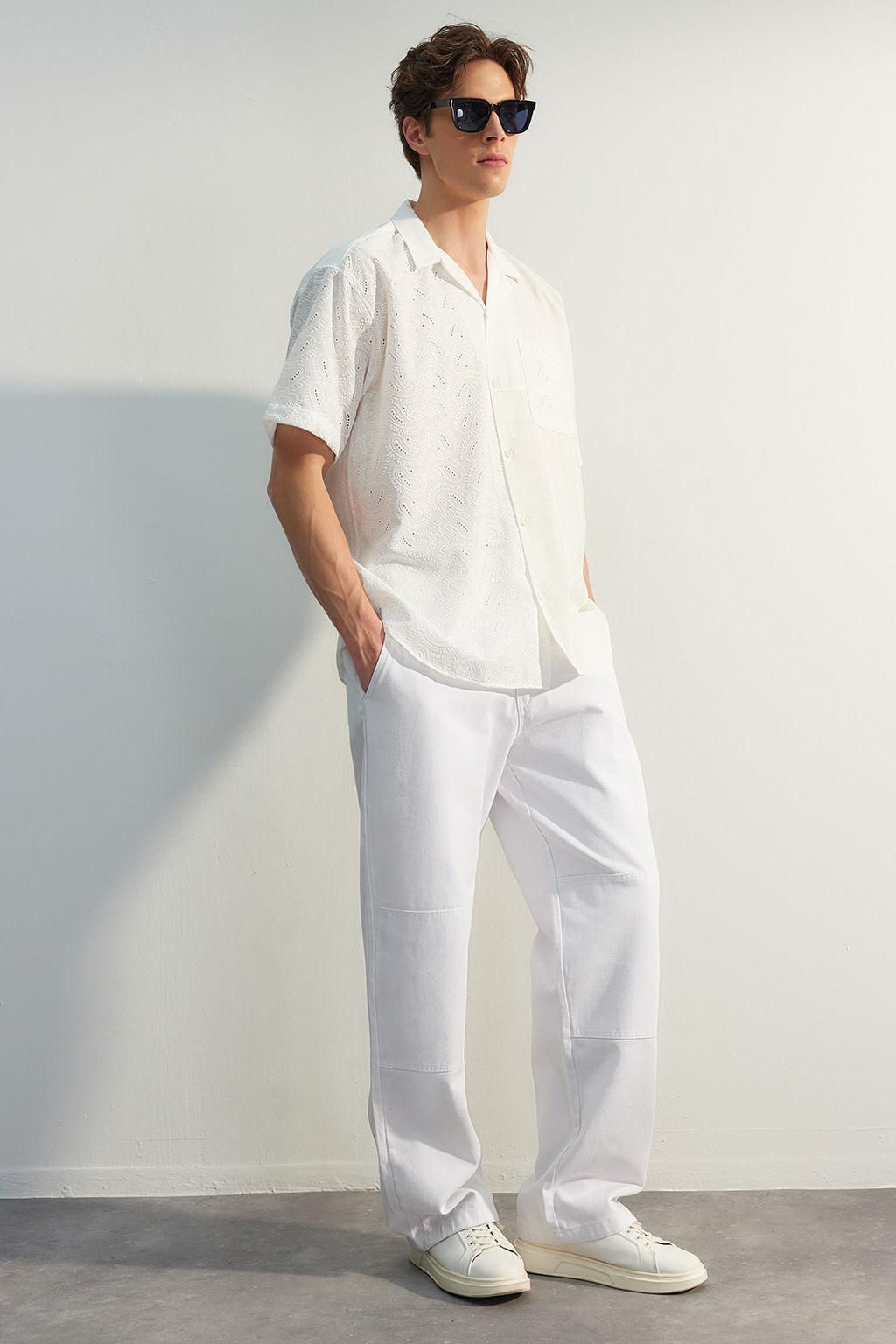 TRENDYOL MAN Limited Edition Beyaz Premium Loose Fit Etiket Detayl? Pantolon TMNSS23PL00038 - Trendyolmilla фото 4