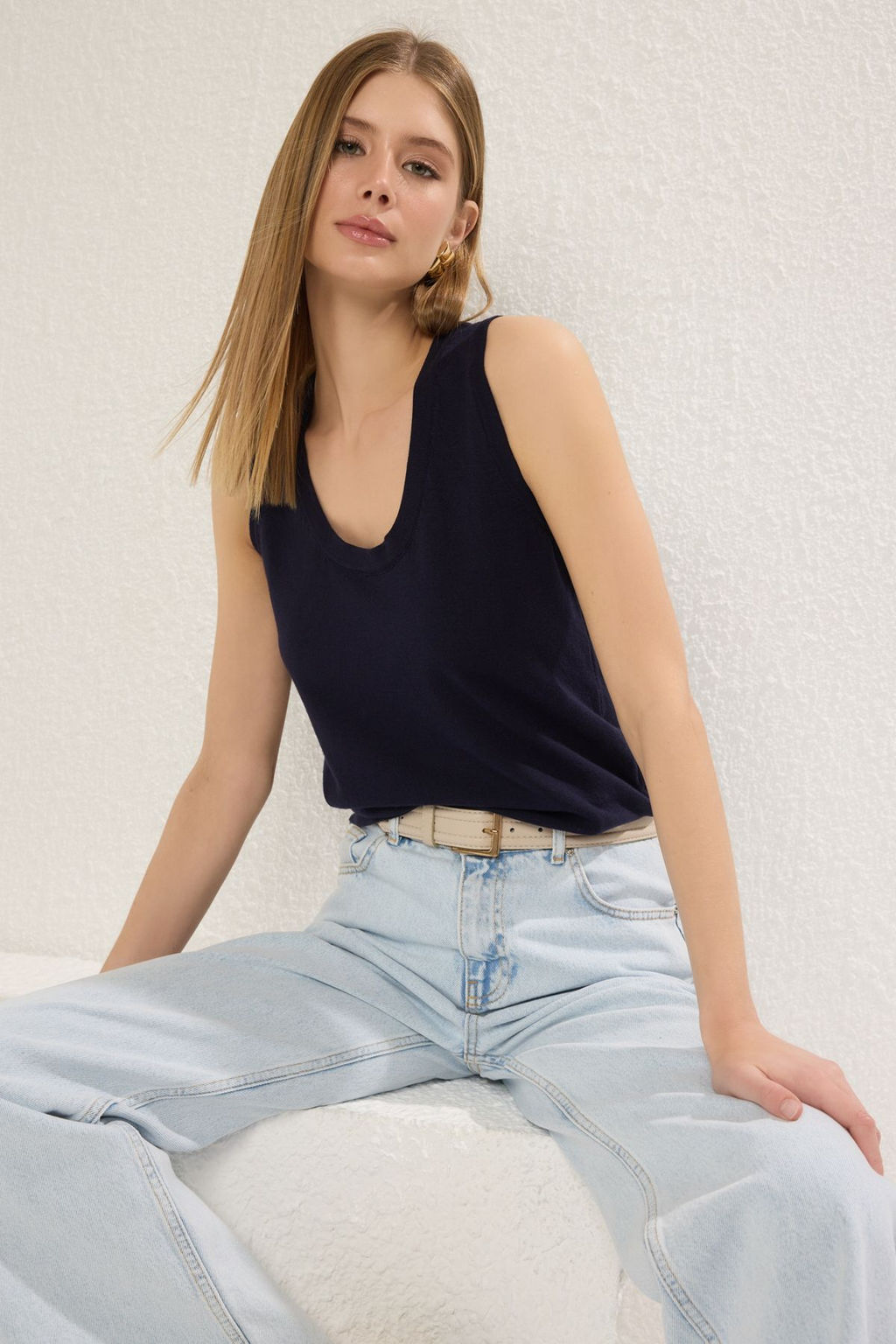 Trendyolmilla Beyaz Premium Iplik/Ozel Iplik Premium Iplik/Ozel Iplik Havuz Yaka Triko Ince Bluz TWOSS25BZ00306