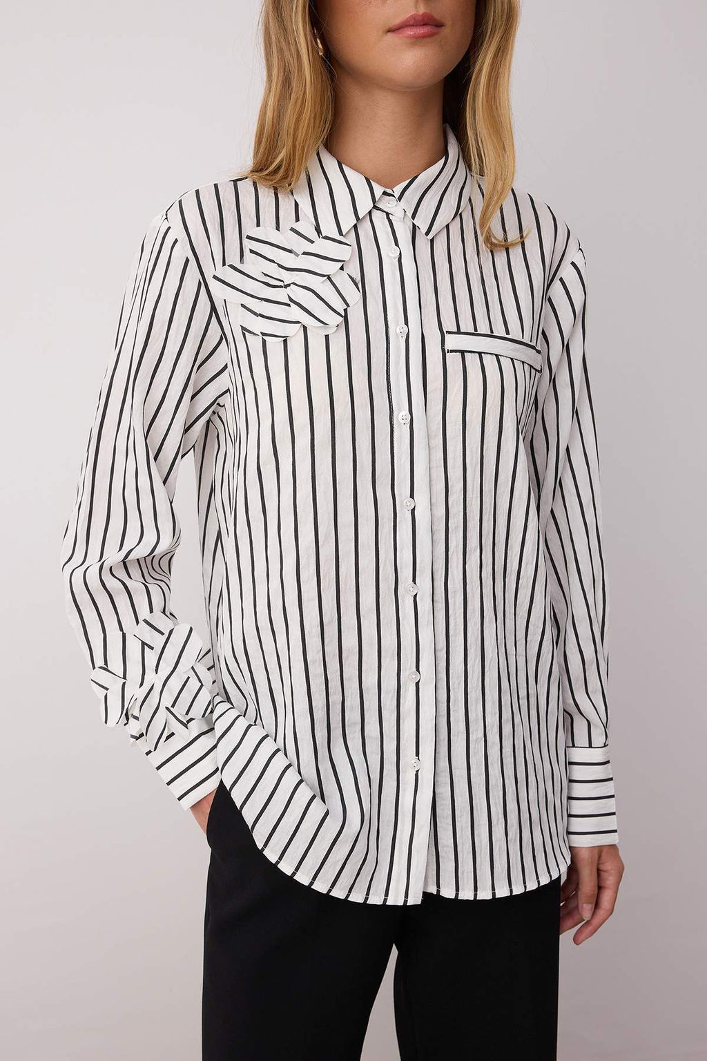 Beyaz Yakas? Cicek Detayl? Cizgili Gomlek TWOAW26GO00012 - Trendyolmilla фото 3