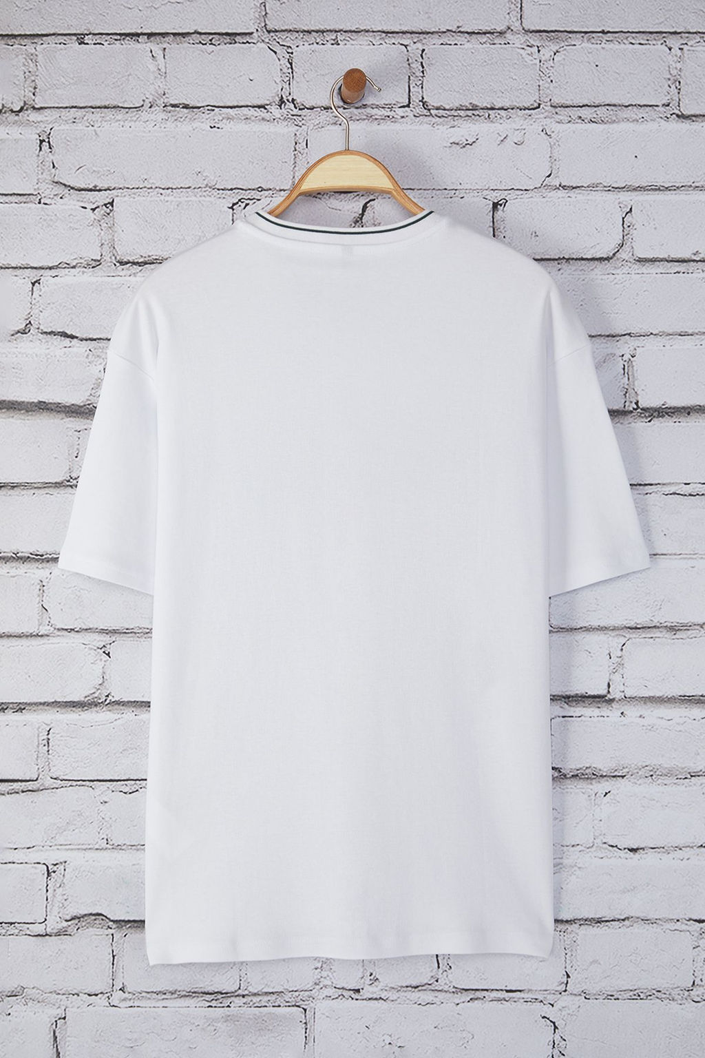 TRENDYOL MAN Ekru Oversize/Genis Kesim Downtown Bask?l? V Yaka Forma T-Shirt TMNSS25TS00123 - Trendyolmilla фото 2