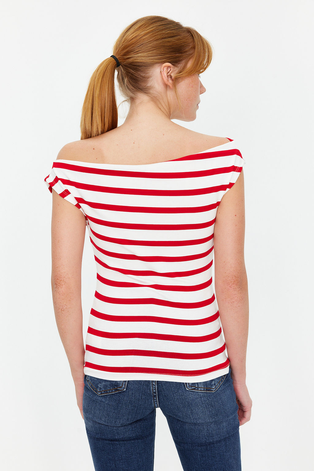 K?rm?z? Cizgili Kay?k Yaka Fitted Viskoz/Yumusak Kumasl? Esnek Orme Bluz TWOSS24BZ00090