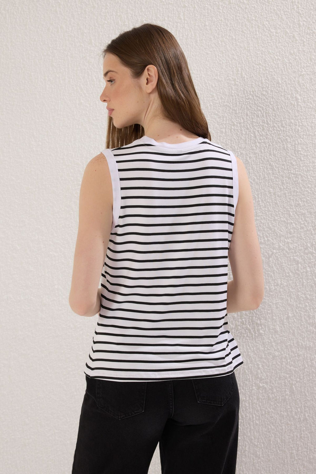 TRENDYOLMILLA Siyah Cizgili Regular/Normal Kal?p V Yaka Orme Atlet TWOSS25AL00033  фото 8