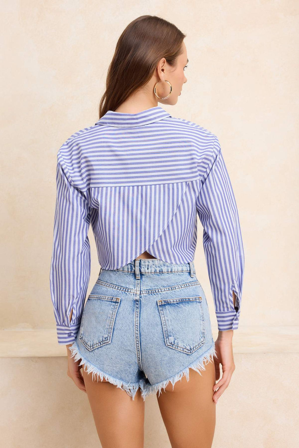 TRENDYOLMILLA Cizgili Crop Dokuma S?rt Dekolteli Keten Gorunumlu Plaj Gomlegi TBESS24GO00012  фото 35