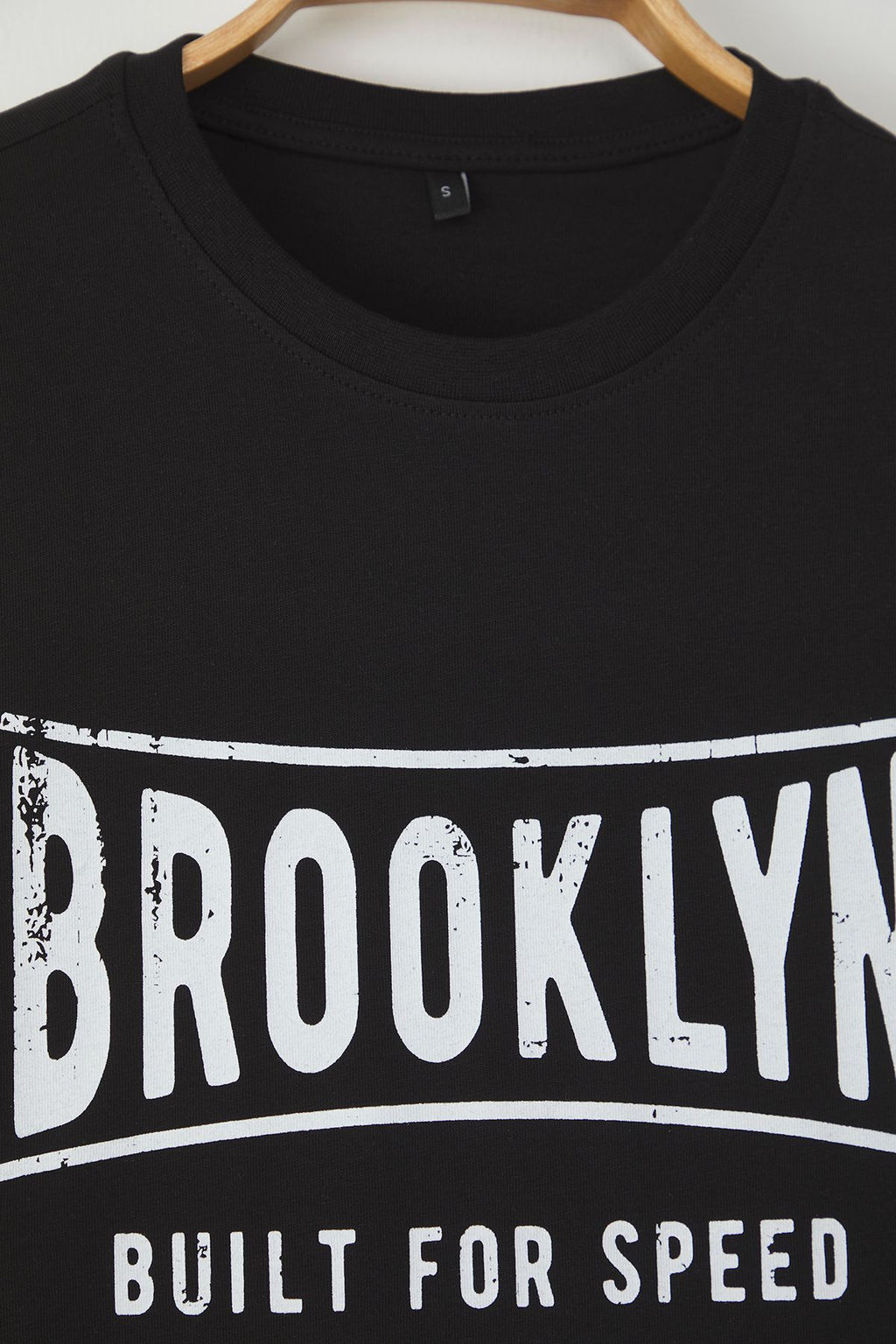 TRENDYOL MAN Siyah Oversize/Genis Kesim Araba Bask?l? %100 Pamuklu T-Shirt TMNSS25TS00159 - Trendyolmilla фото 5