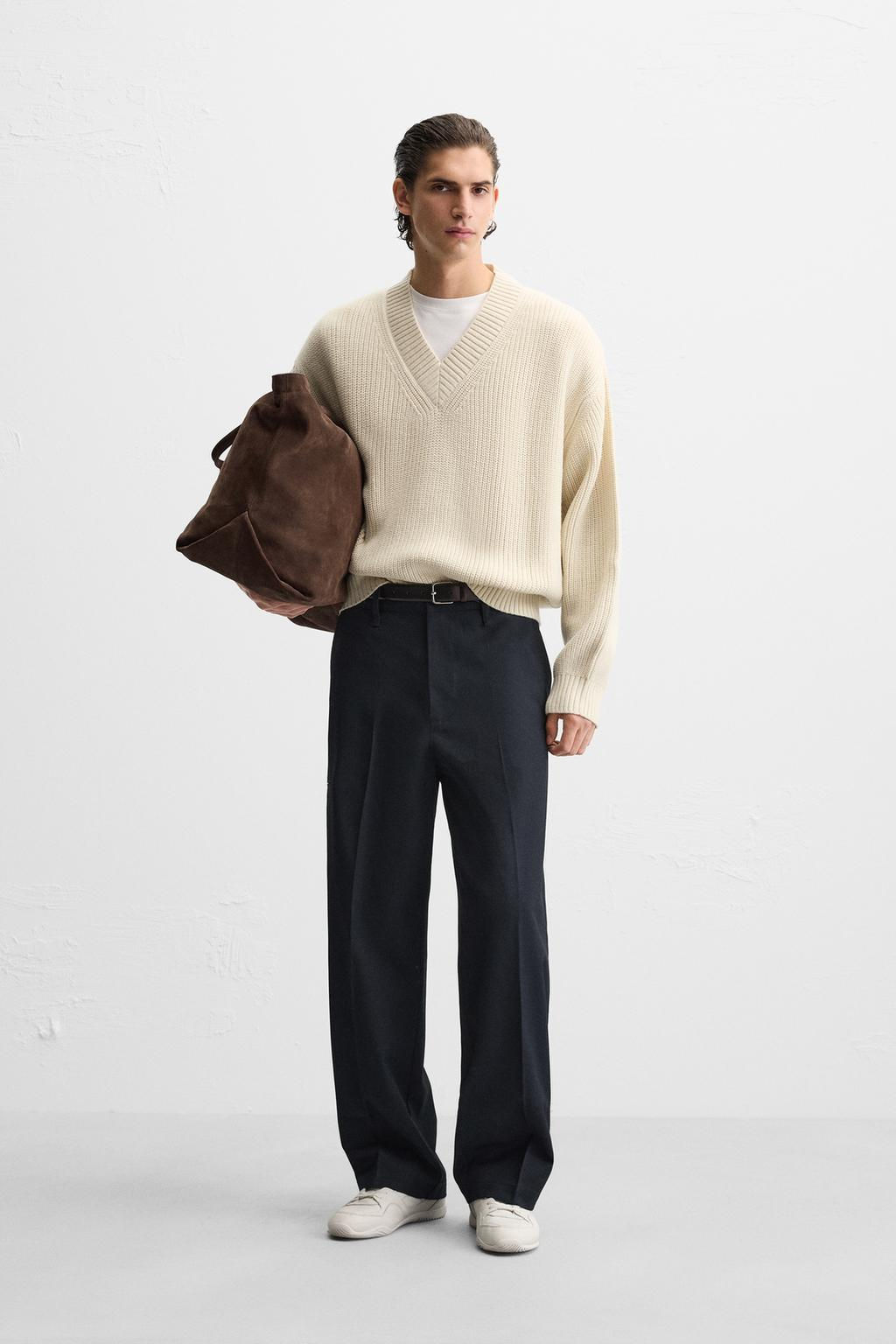 TEXTURED V-NECK SWEATER