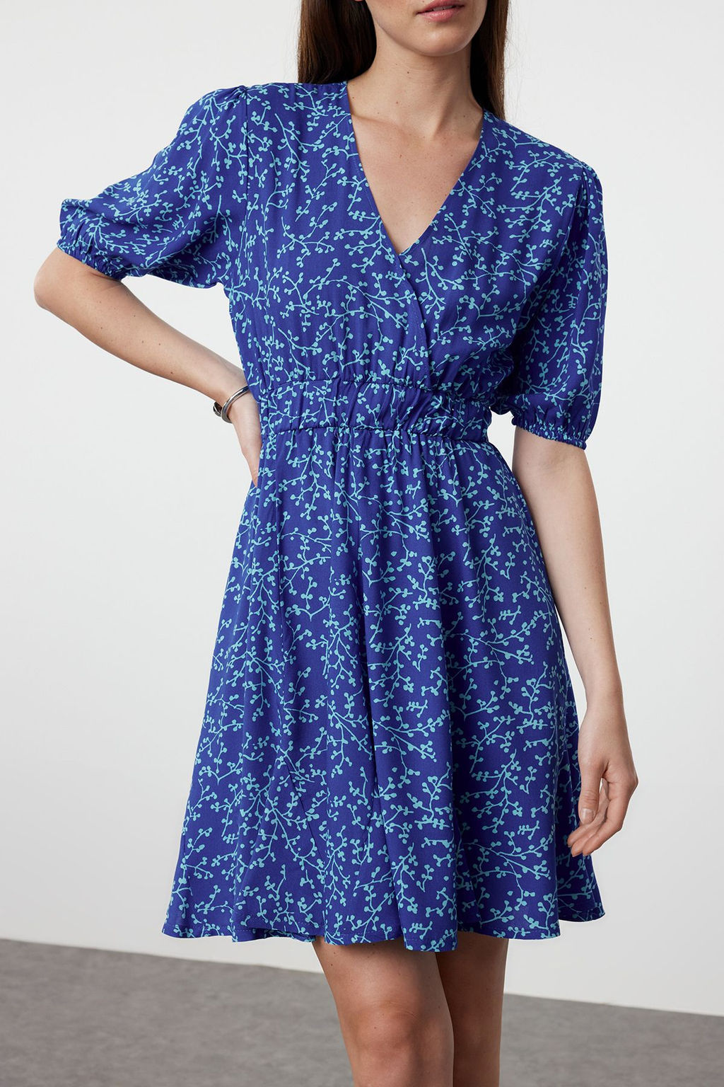 Pembe Cicekli Mini Skater Form Kruvaze Yaka Dokuma Elbise TWOSS24EL01074 - Trendyolmilla фото 11