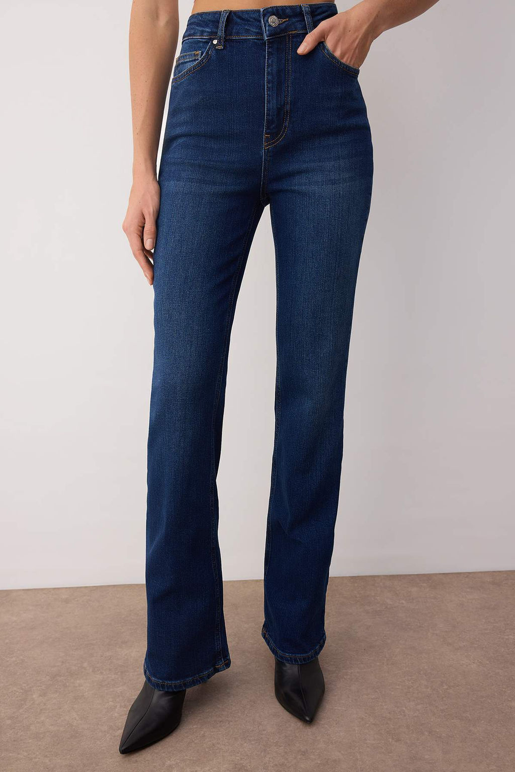 Siyah Normal Bel Comfort Flare Jeans TWOAW26JE00049 - Trendyolmilla фото 3