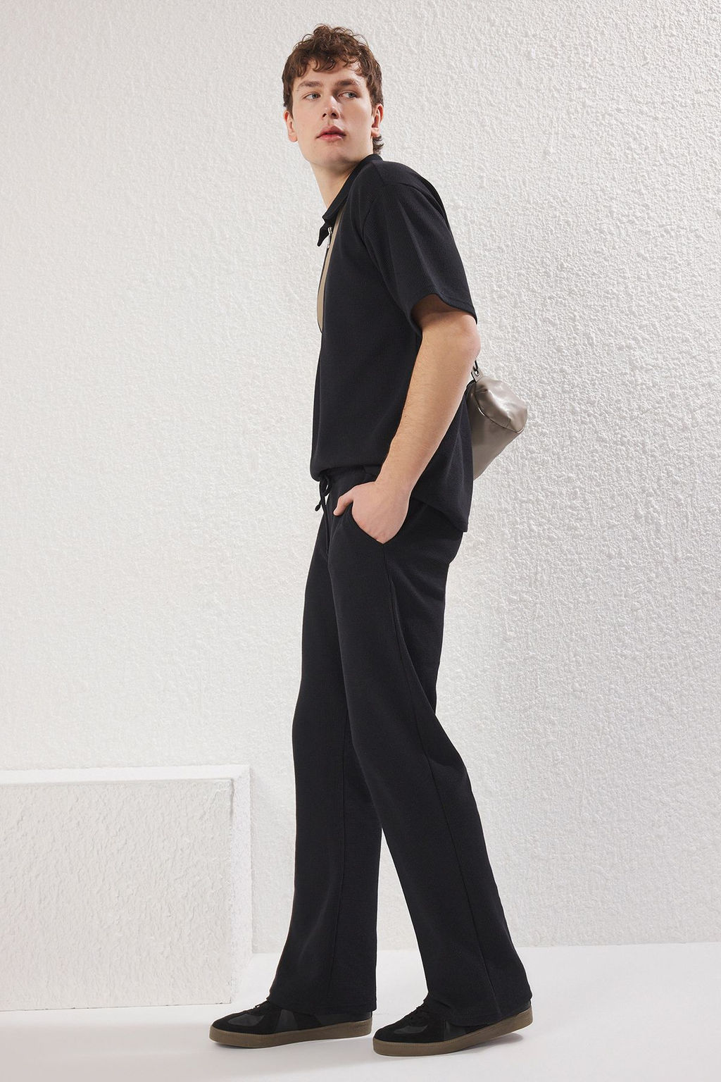 TRENDYOL MAN Siyah Wide Leg/Genis Kesim Waffle Dokulu Esofman Alt? Pantolon TMNSS25EA00000 - Trendyolmilla фото 2