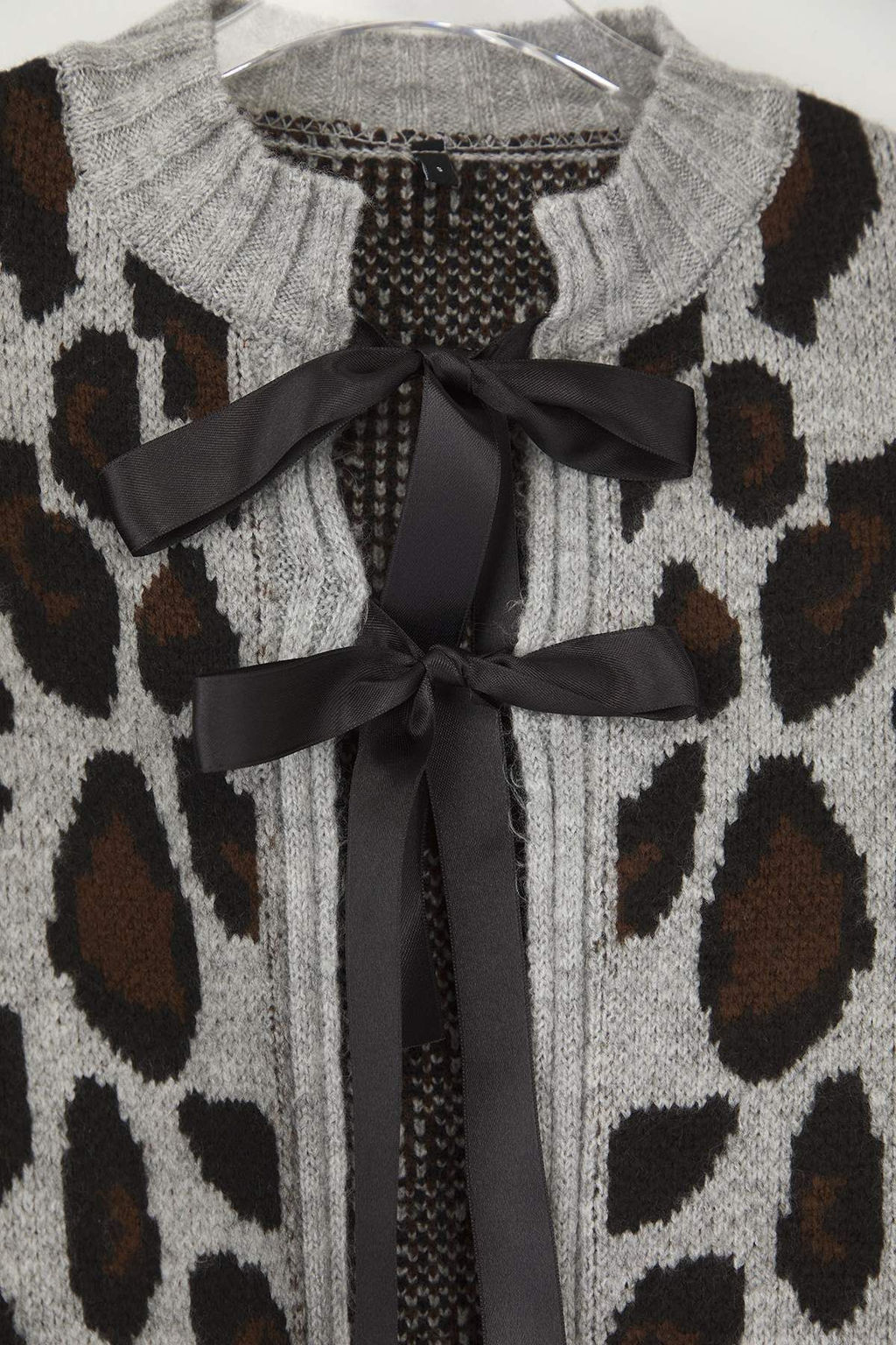 Ac?k Gri Leopar Desenli Crop Yumusak Dokulu Triko H?rka TWOAW25HI00355