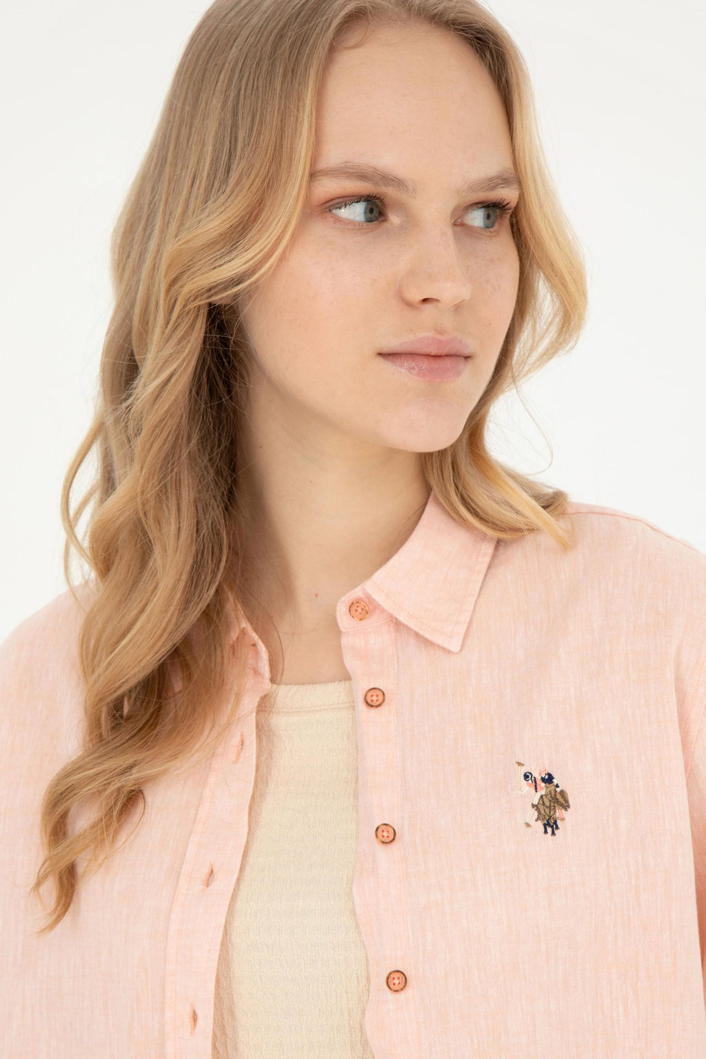 Женская базовая рубашка лососевого цвета с длинным рукавом - U.s. polo assn фото 9