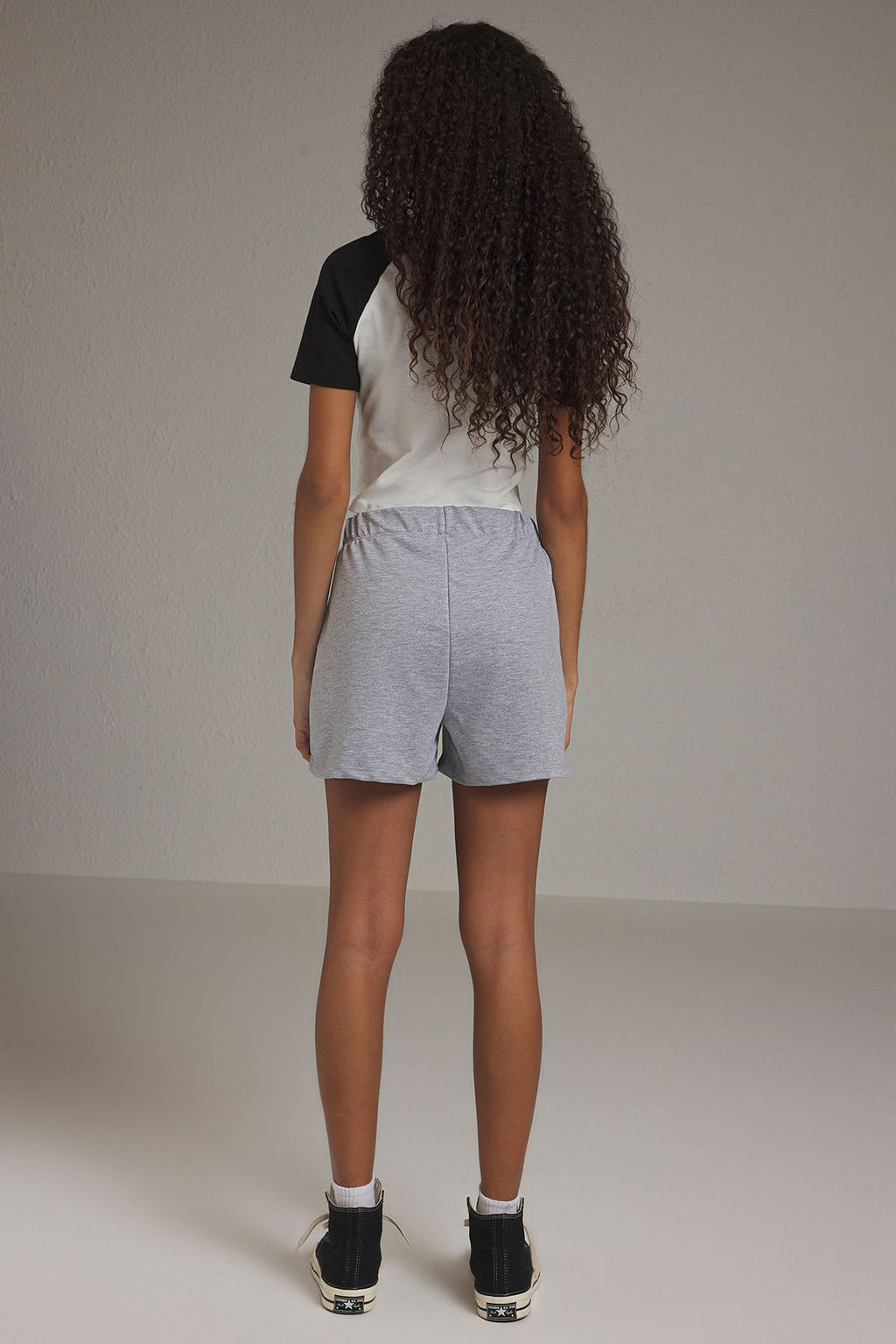 Gri Melanj Renk Bloklu Mini Sort & Bermuda TWOSS25SR00063
