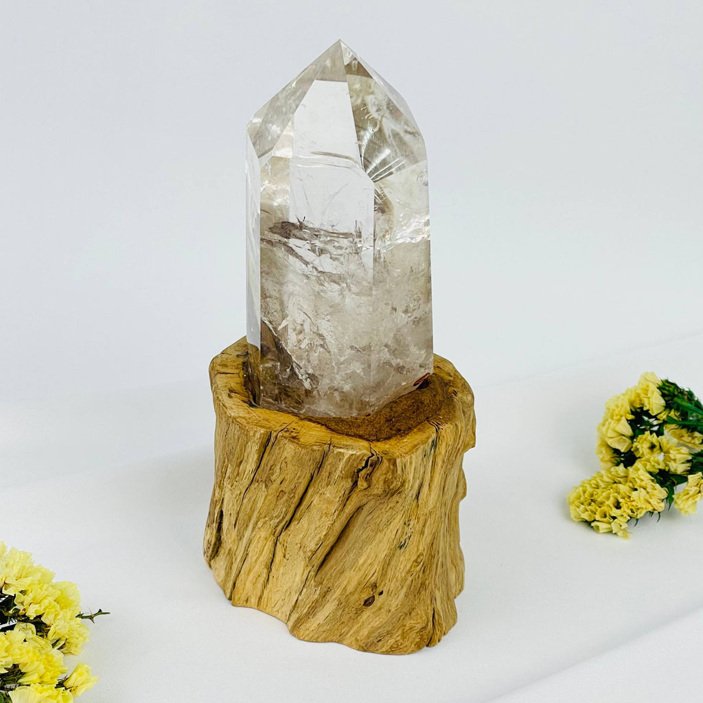 Кристалл из Горного Хрусталя на подставке