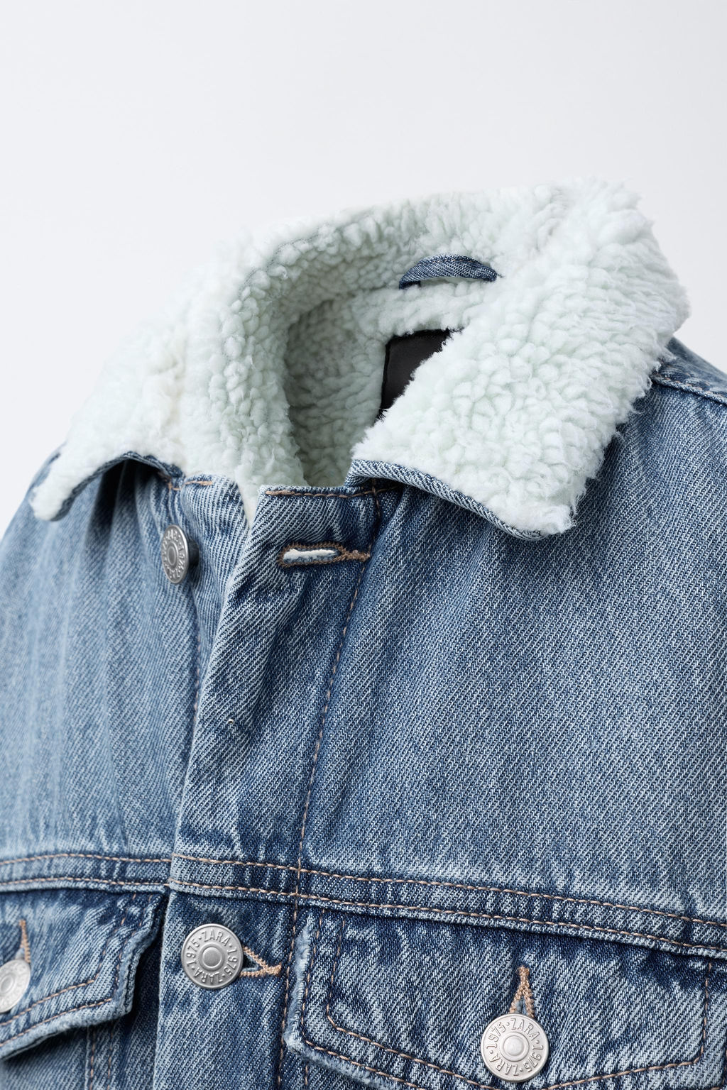 DENIM JACKET WITH FAUX SHEARLING - Zara фото 14