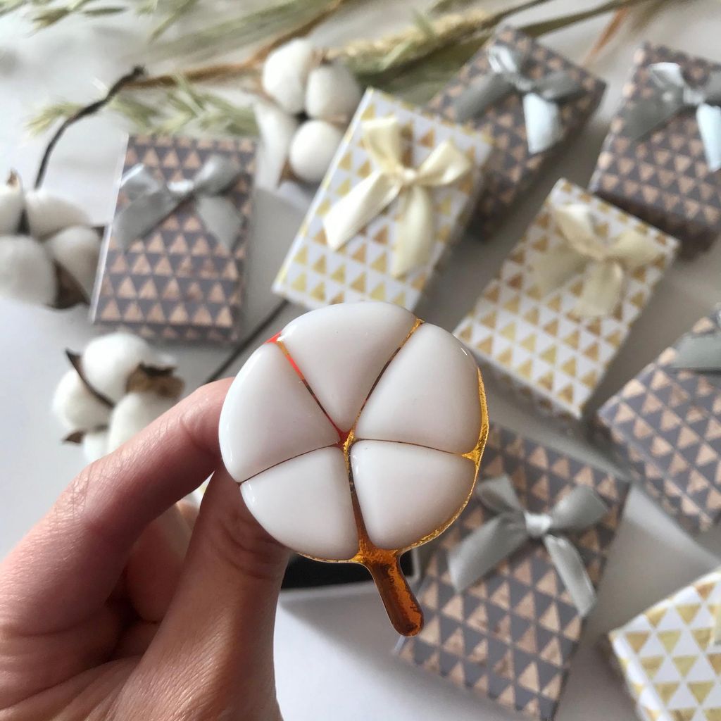 Брошь Хлопок