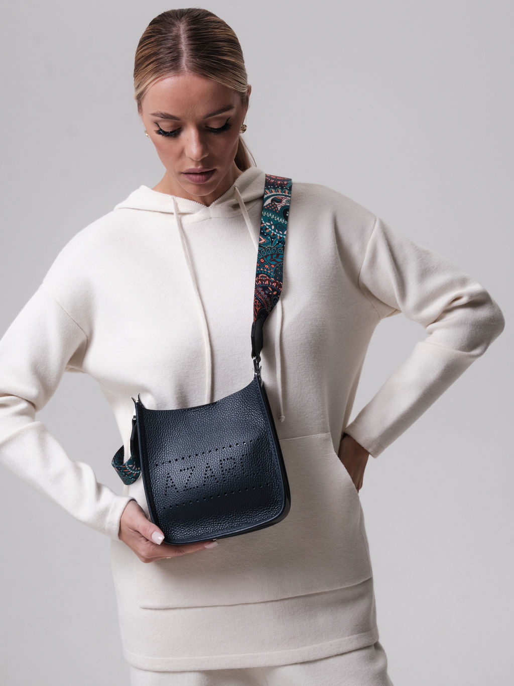 Сумка кожаная на плечо Azaro 30996 синий