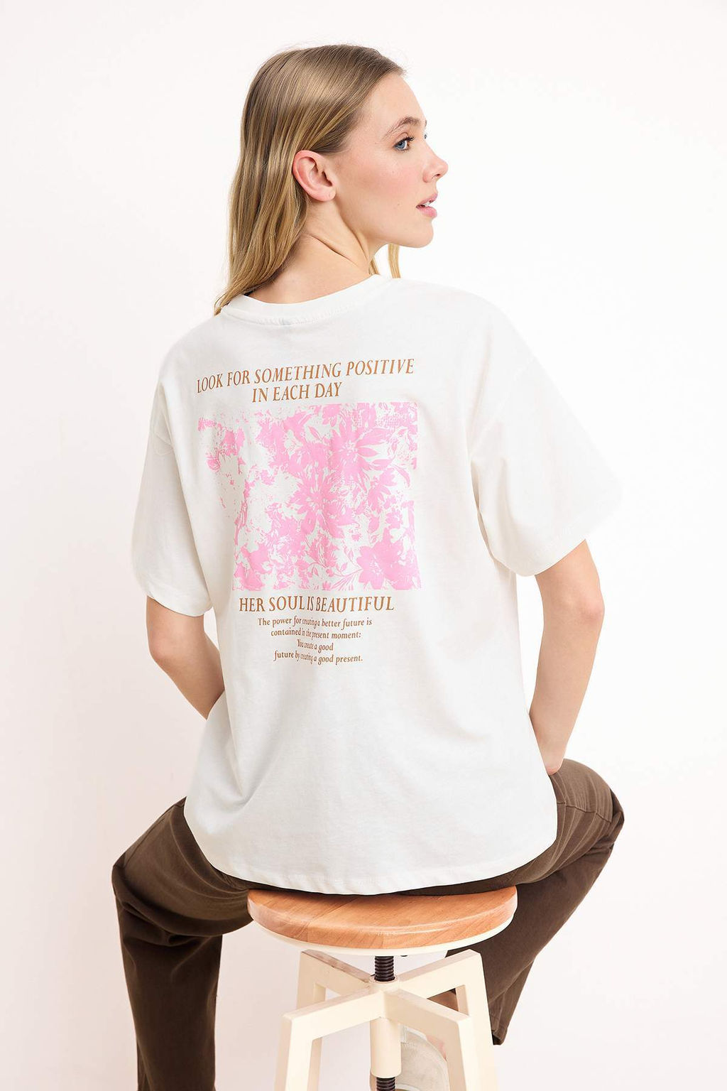 TRENDYOLMILLA Pembe Premium %100 Pamuk On ve Arka Bask?l? Oversize/Genis Kal?p Orme T-Shirt TWOSS23TS00269  фото 26