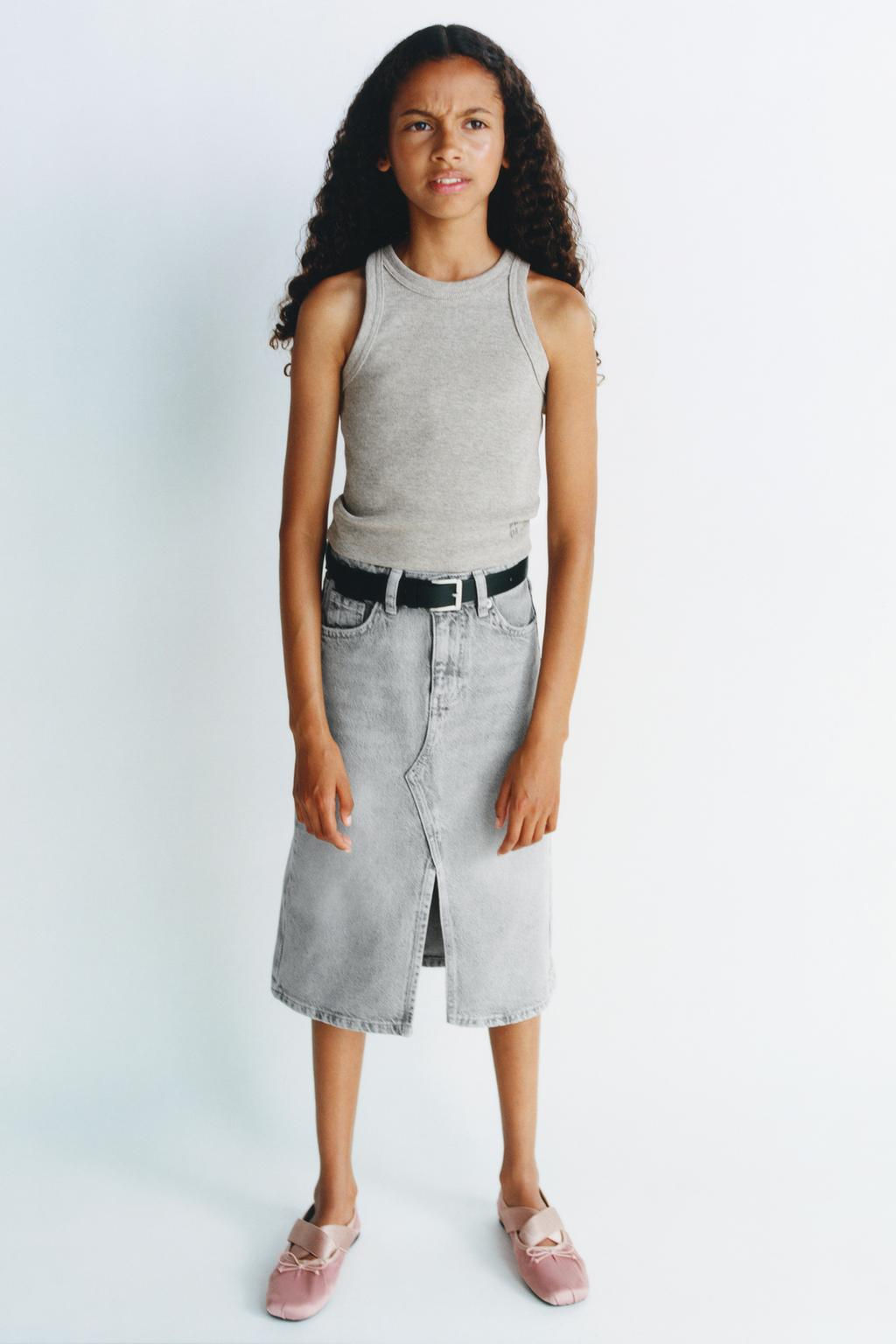 EMBROIDERED RIBBED TOP